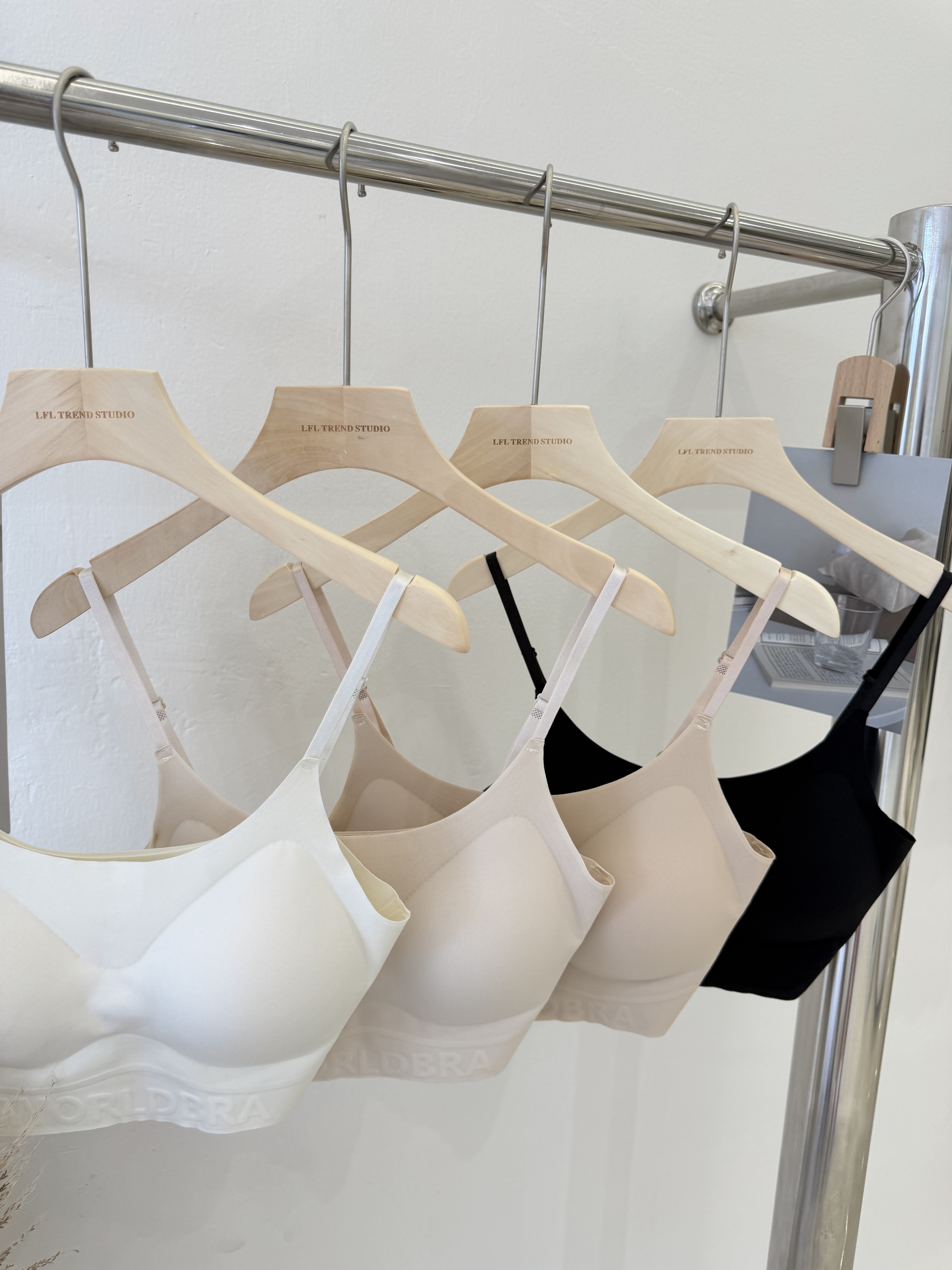 6647 粉底液云感果冻Bra