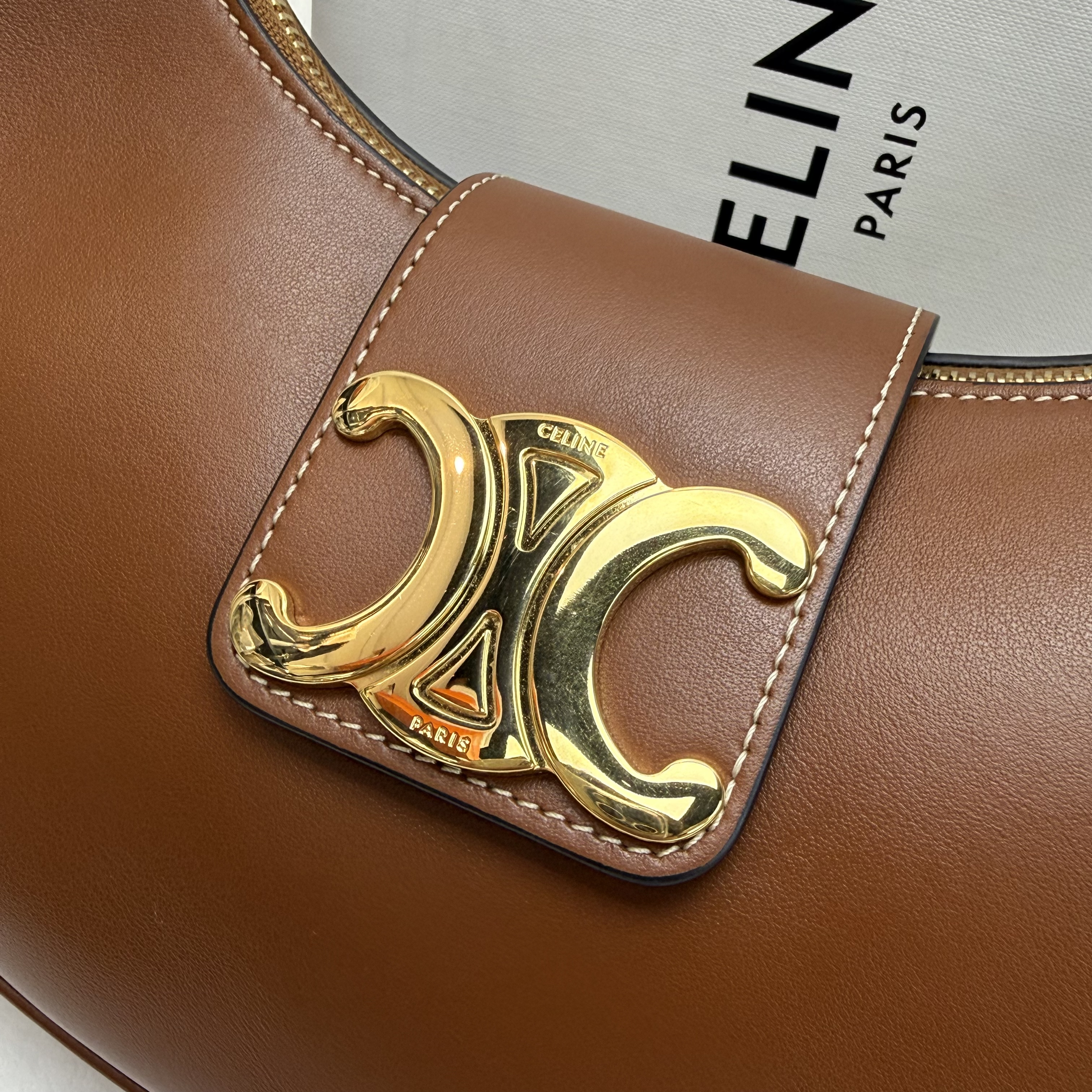 Celine TriompheAVA Ava 凱旋門標誌可調節肩帶 