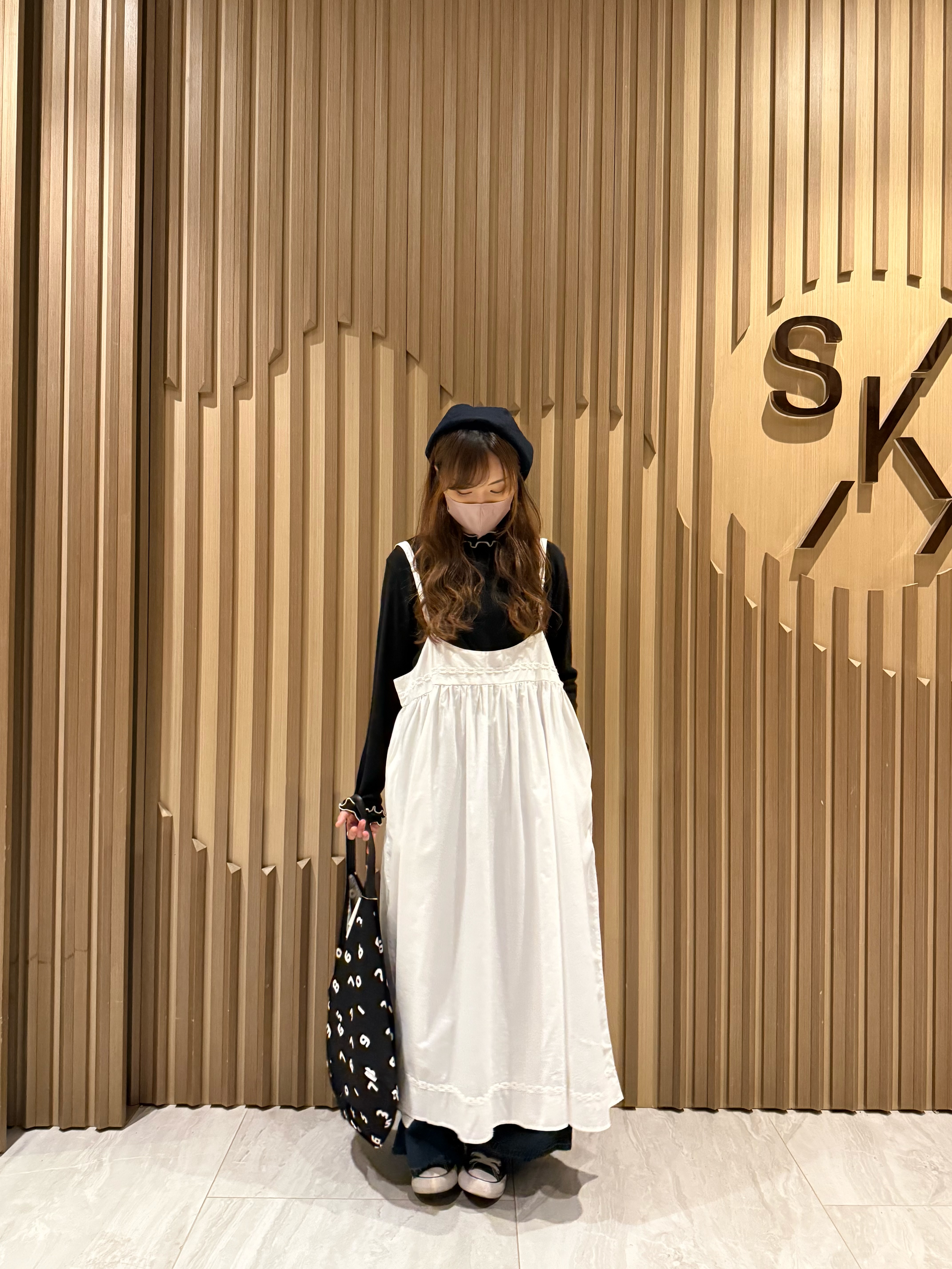 刺繡花邊吊帶裙（白色）