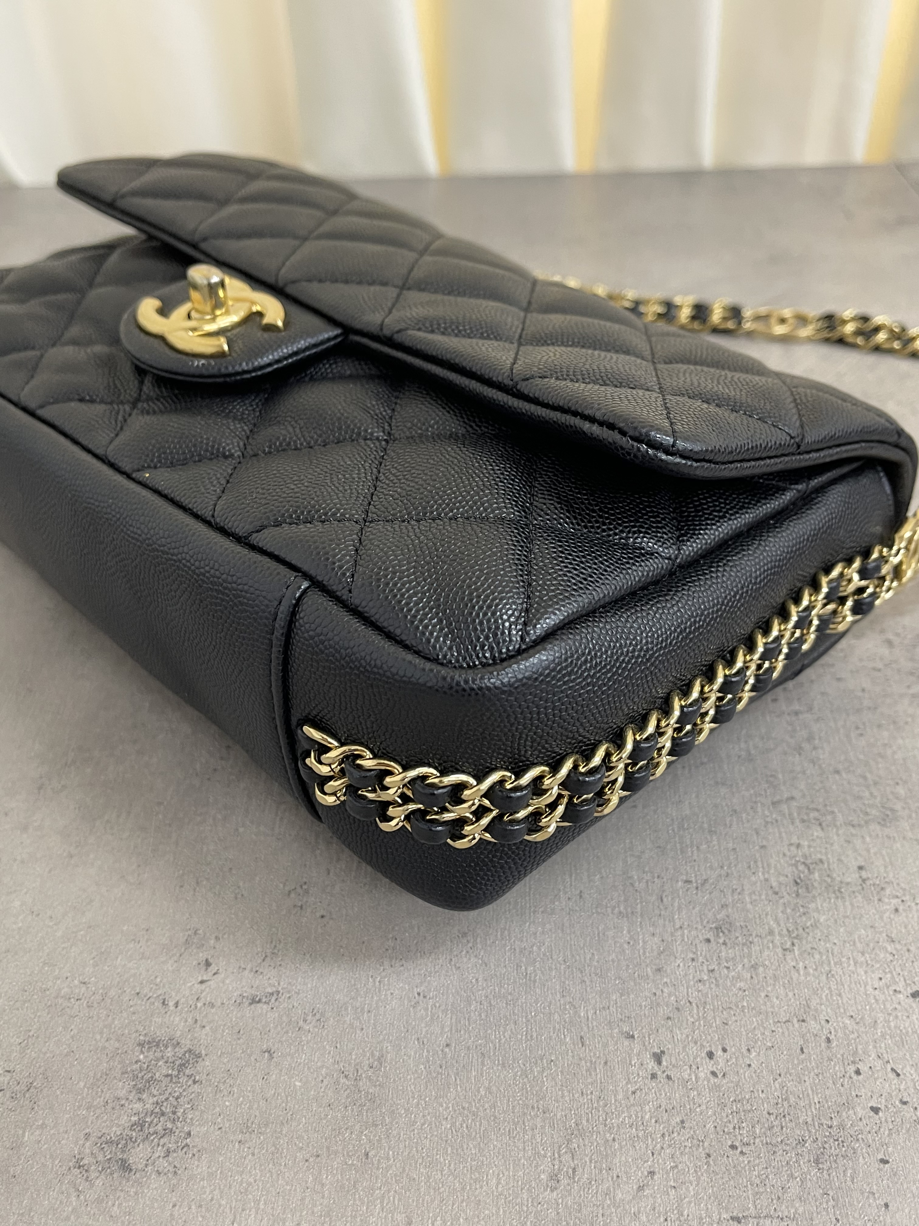 Pre-owned Chanel flap bag AS3757/ Product Code: 26012202