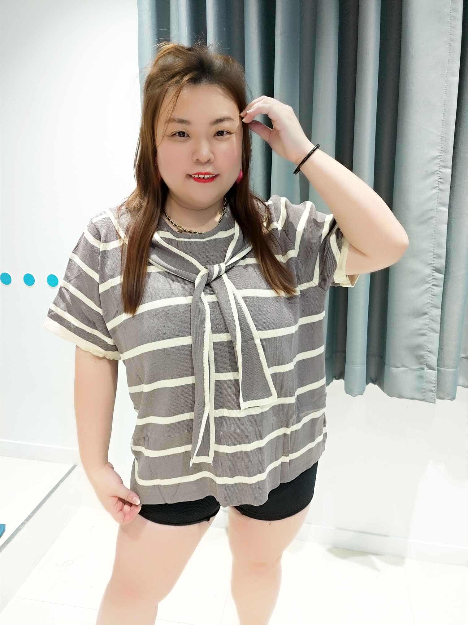 DSA10 可绑带线条设计针织上衣