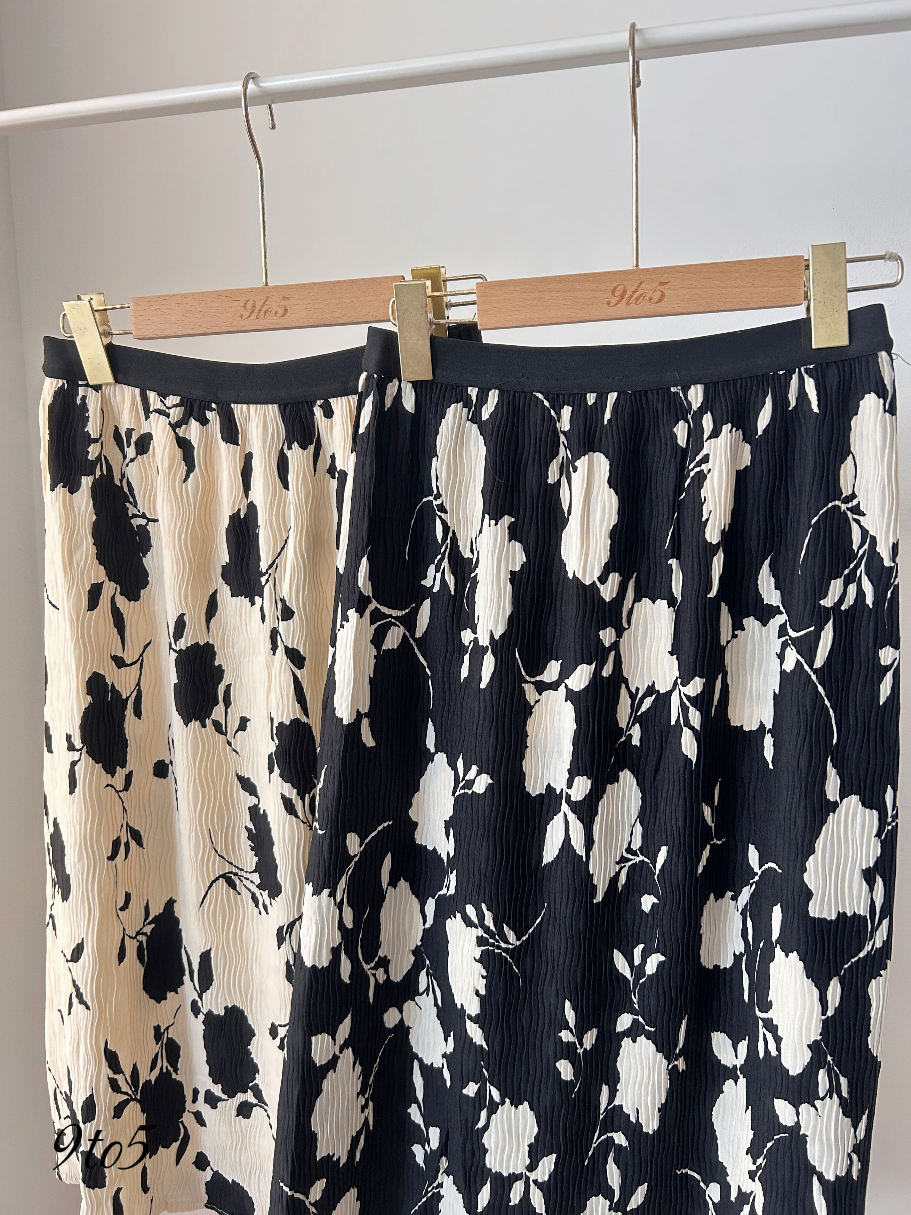 S2035 A-line Midi Skirt - Black & Cream