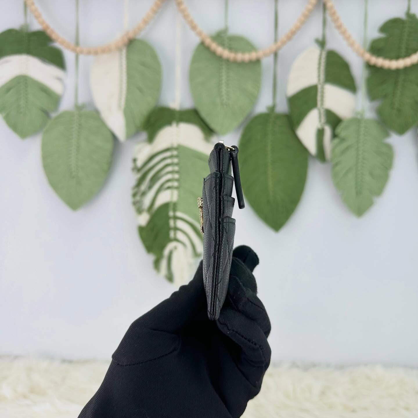 CHANEL🤍PRE OWNED 25s 黑金水鑽荔枝皮 卡片包 晶片款🖤