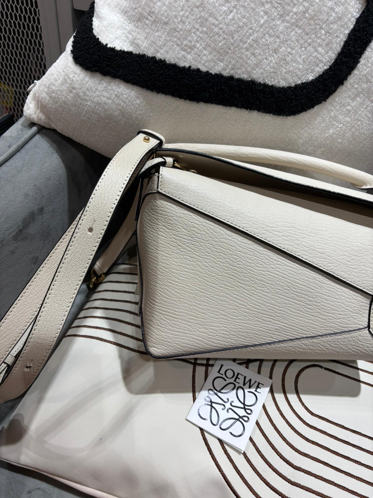 Loewe Puzzle Edge Small 100%Authentic, 99%New ✅Booklet ✅Dust bag