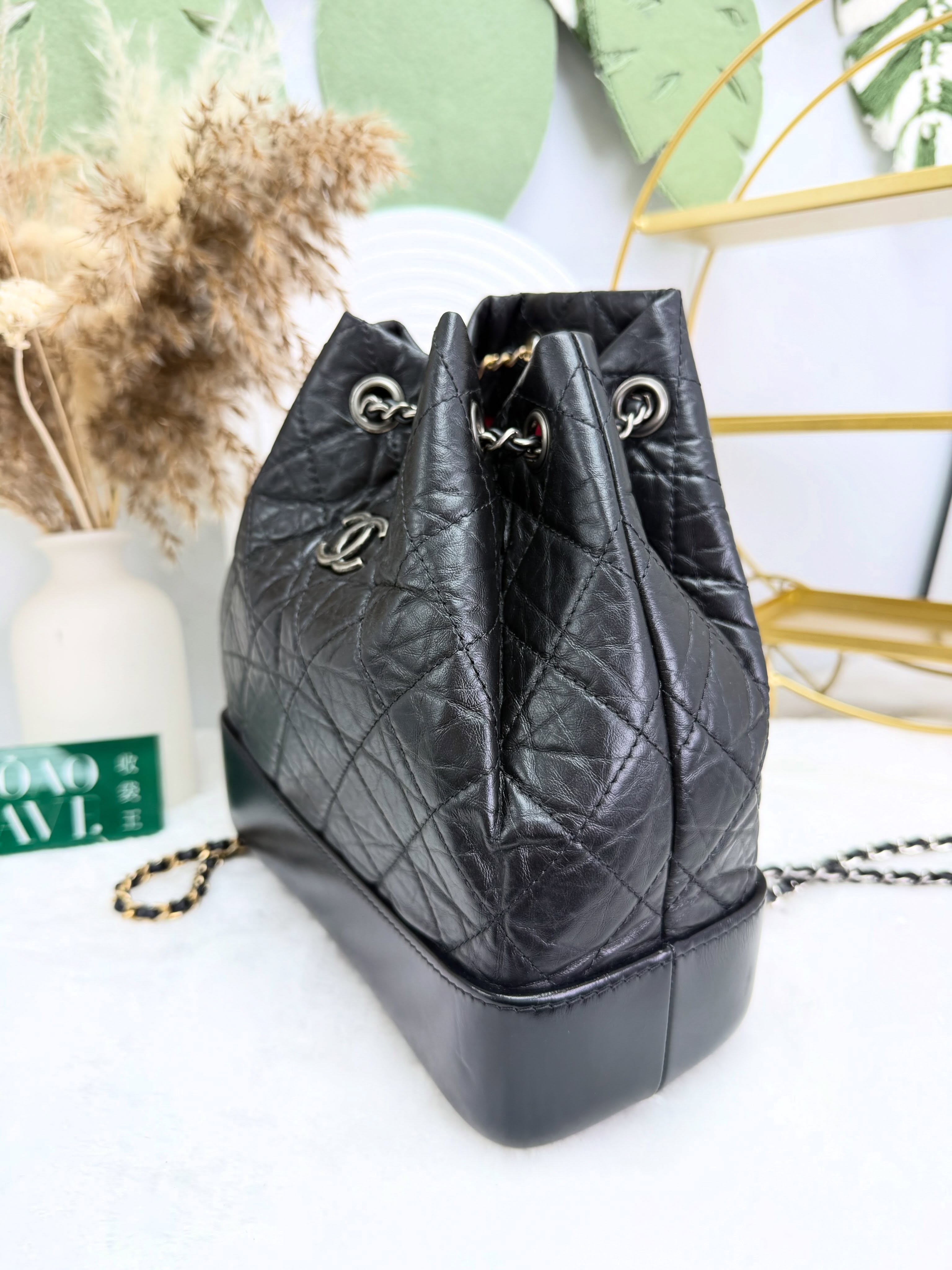 👜 PRE OWNED 💼Gabrielle Small Bucket Bag 黑色 金銀雙色鏈條 有卡有塵袋有盒 29開🖤