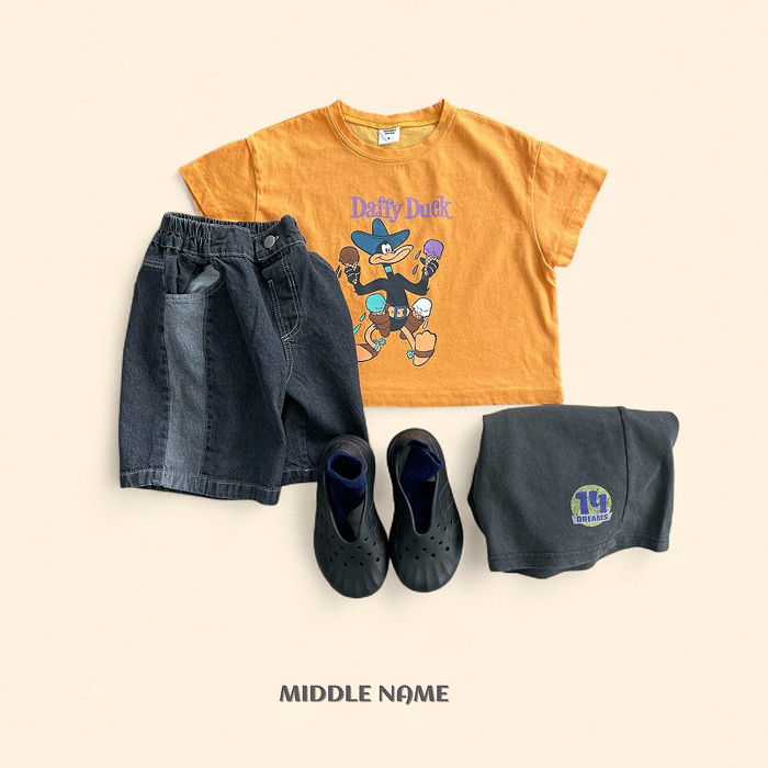 🇰🇷middle name tee