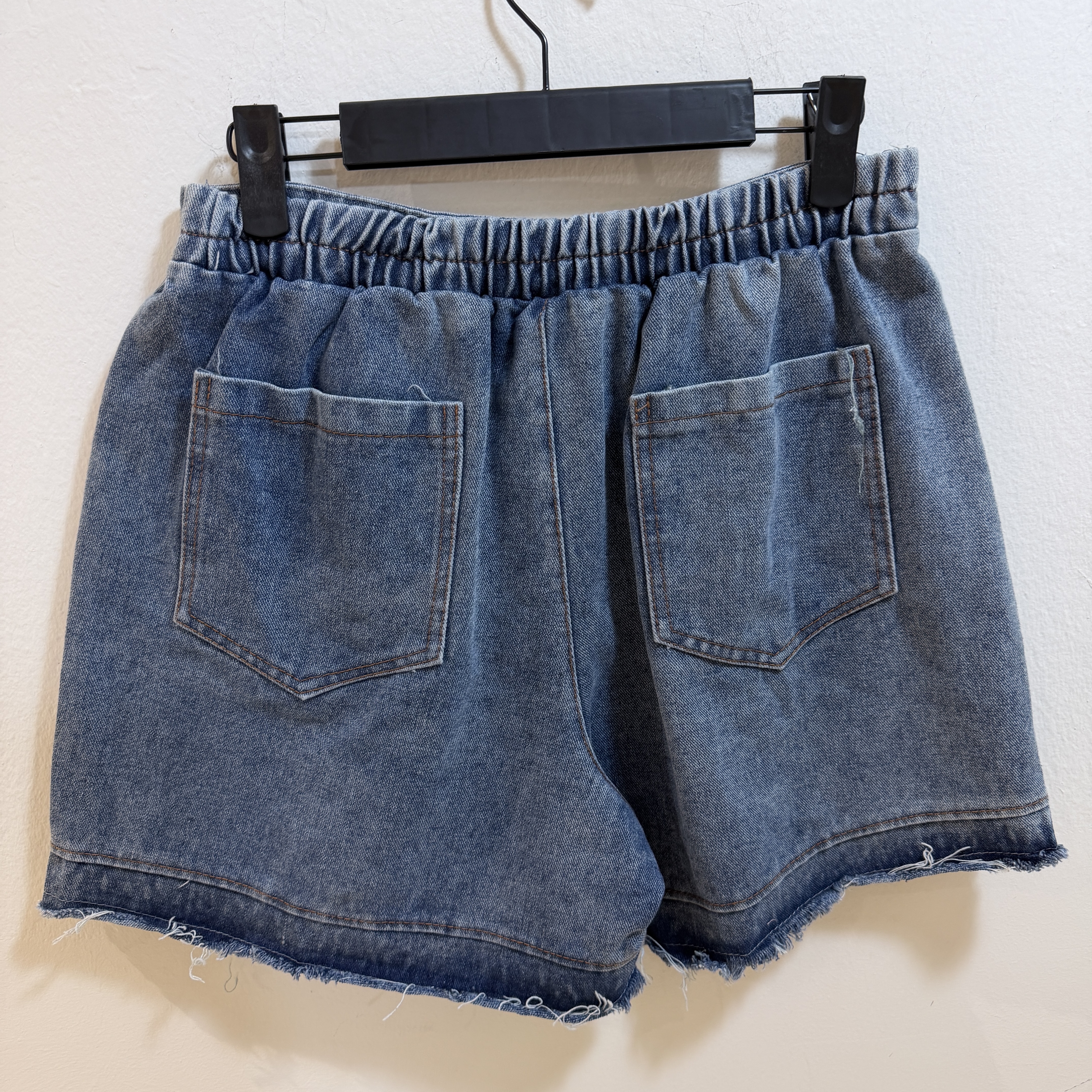 高腰毛邊牛仔短褲