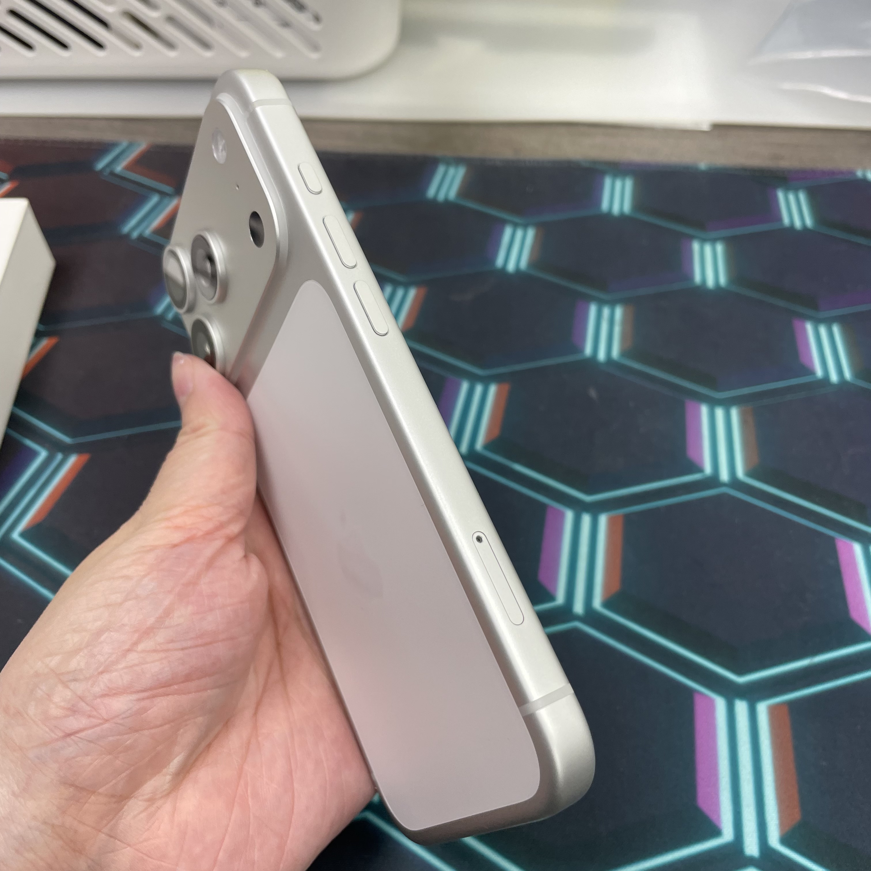 *7950 17 pro 完美機 256GB 電97 銀色 sliver