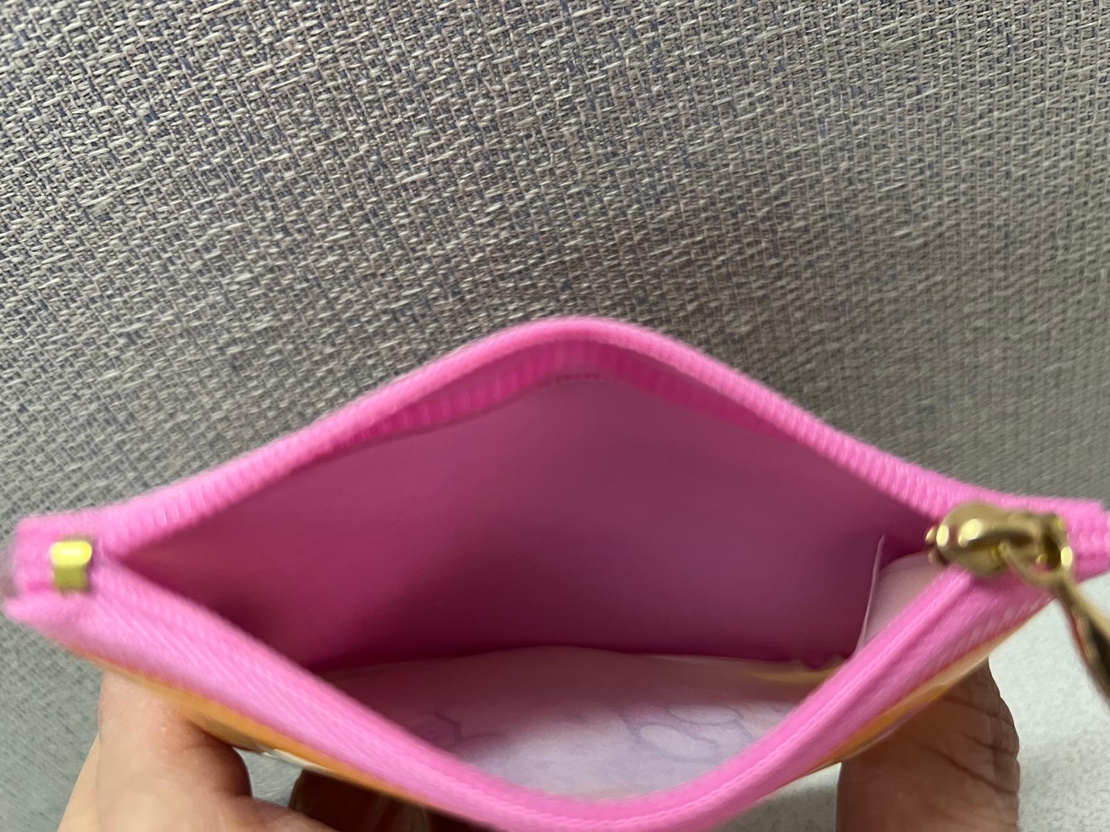 🎌日本直送🎌草莓新聞Hello Kitty迷你 收納包 散子包 卡包 