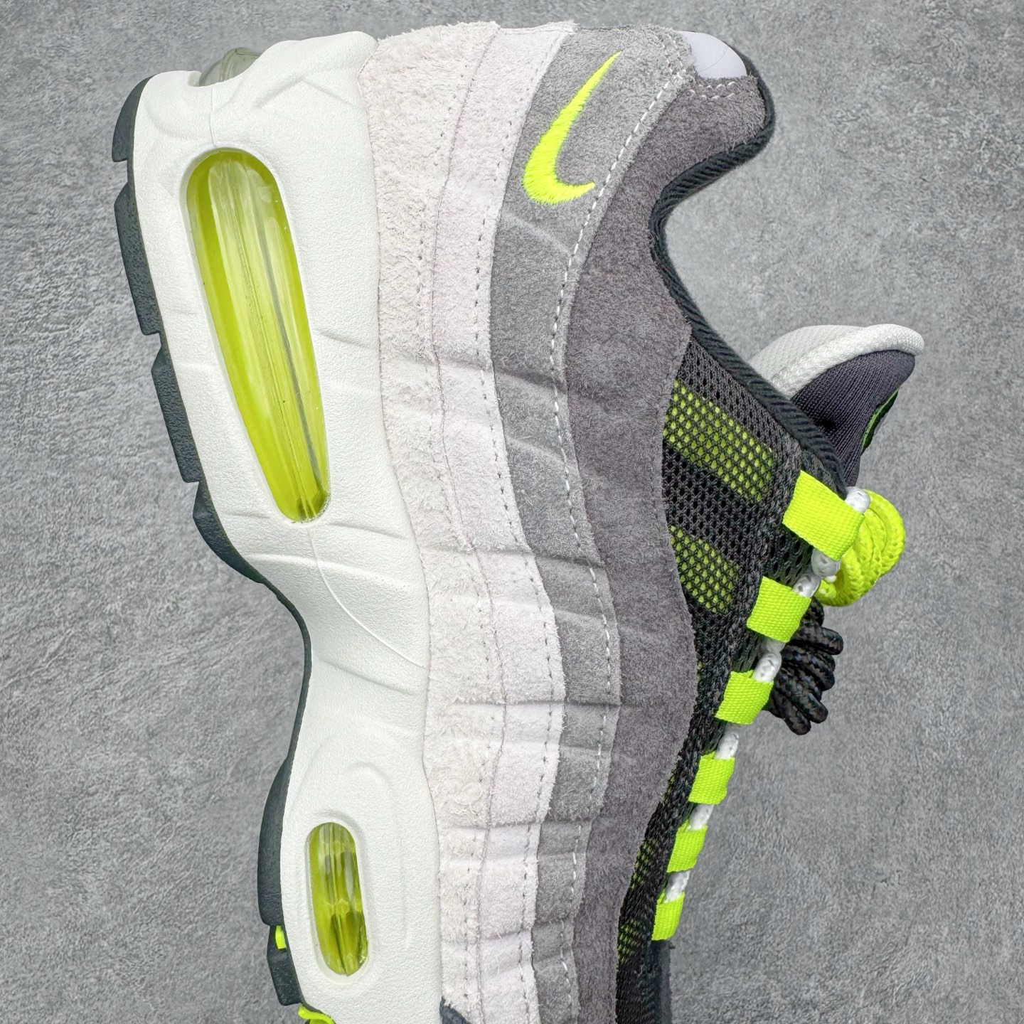 Nike Air Max 95 OG "Reverse Neon" HM4740-001