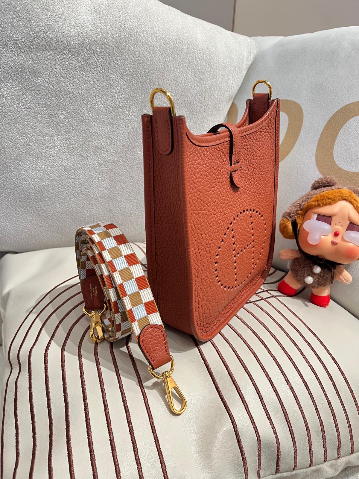 Hermes Mini Evelyne Stamp B 100%Authentic, 95%New ✅Dust bag