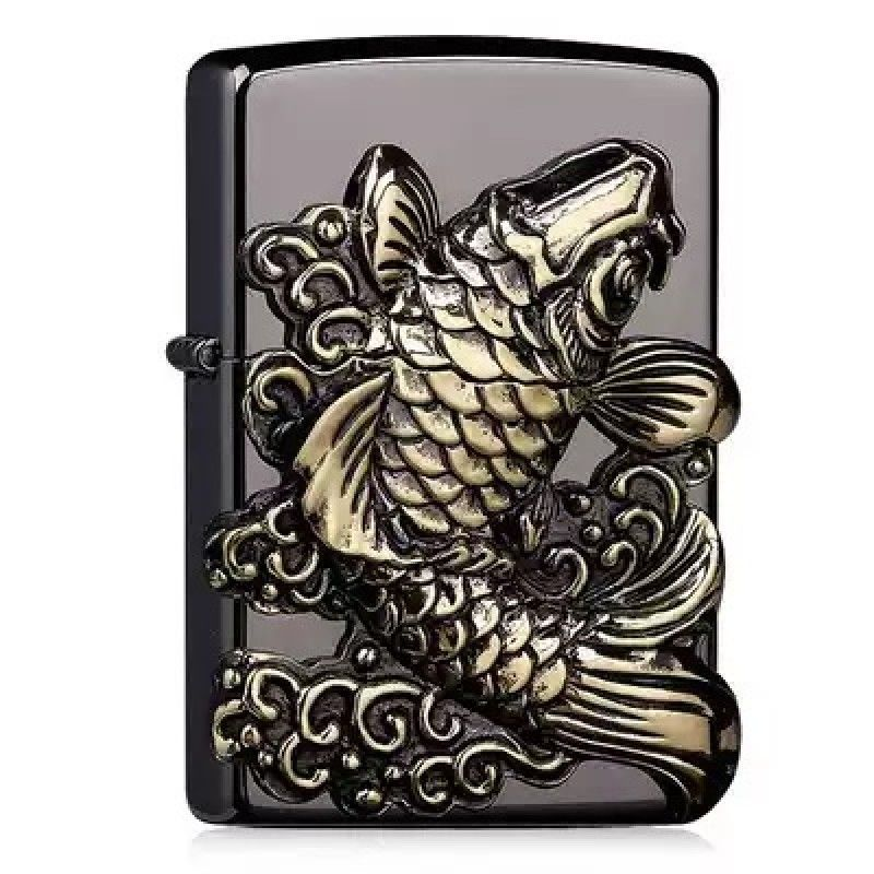 美國製造 | Zippo指定經銷商 Zippo ZA-4-33A / ZBT-4-33A 經典傳統打火機 – 黑冰立體鯉魚徽章 (日本版) Koi Legacy Lighter