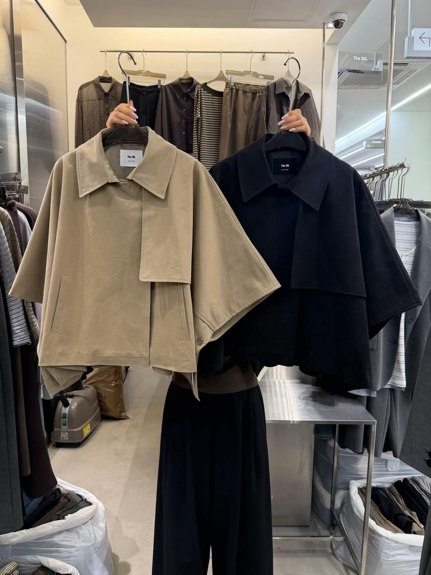 (2026FW) THESIL - CAPE