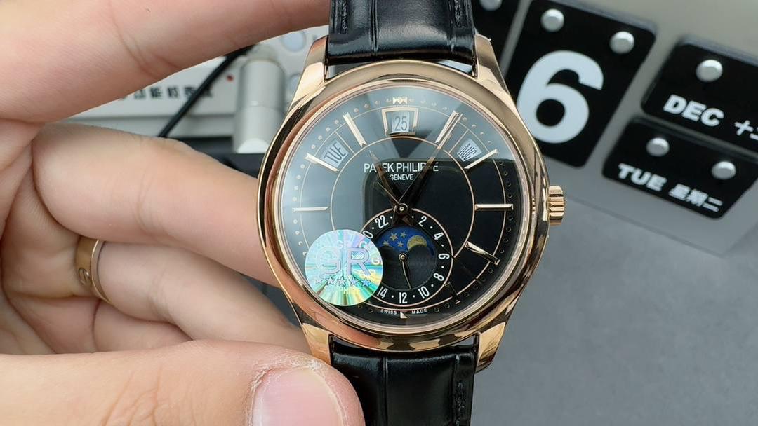 百达翡丽复杂功能时计系列男士腕表，月相显示，玫瑰金表壳，黑色表盘