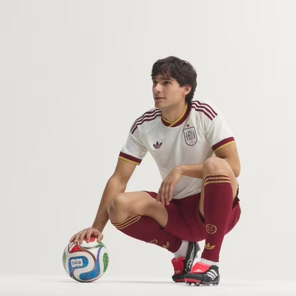 📖交織文學與足球 Adidas Spain 西班牙 2025-26 作客球員版球衣 (可加印字章) JN4392