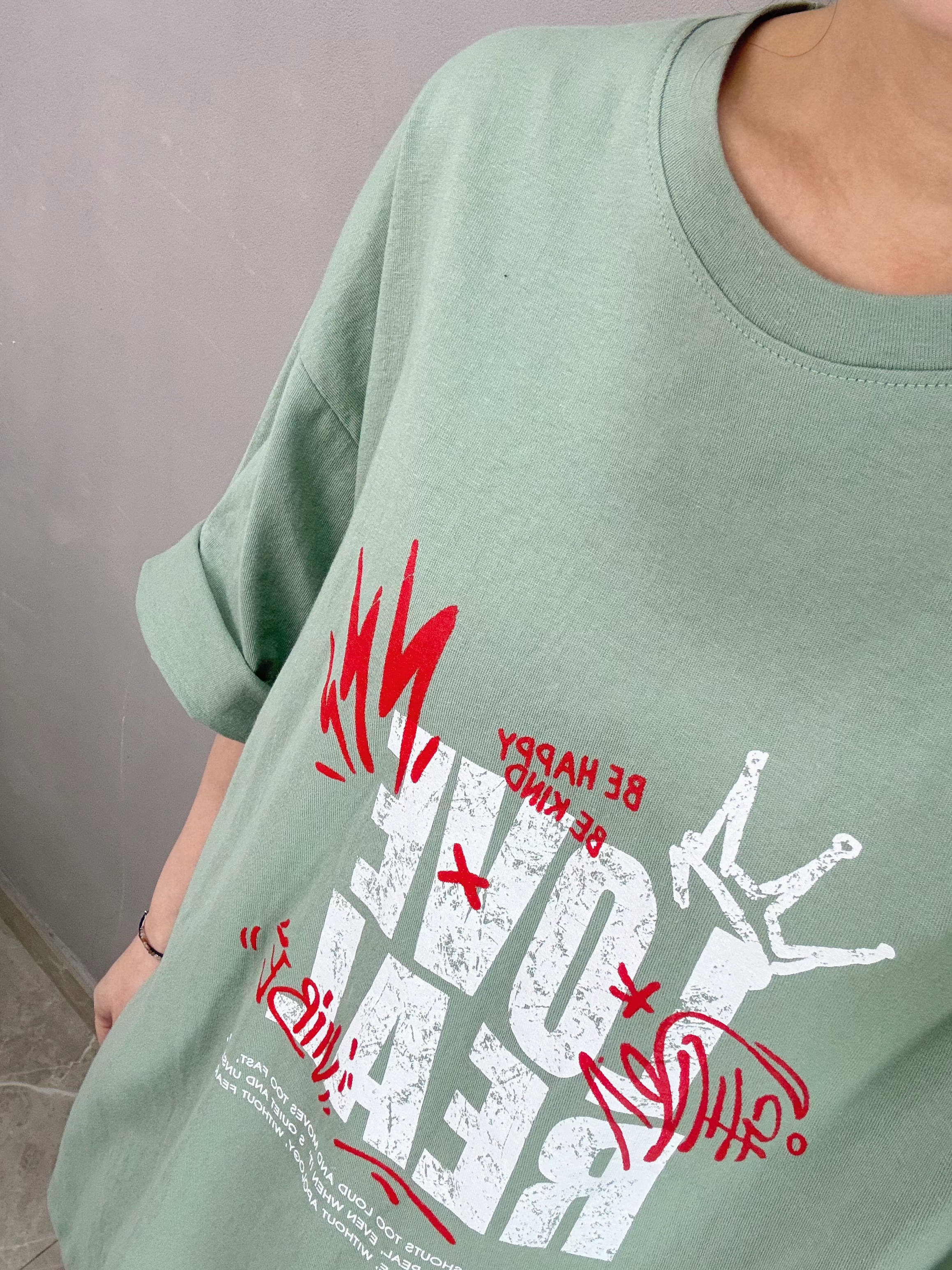 S62 Love real小開叉tee