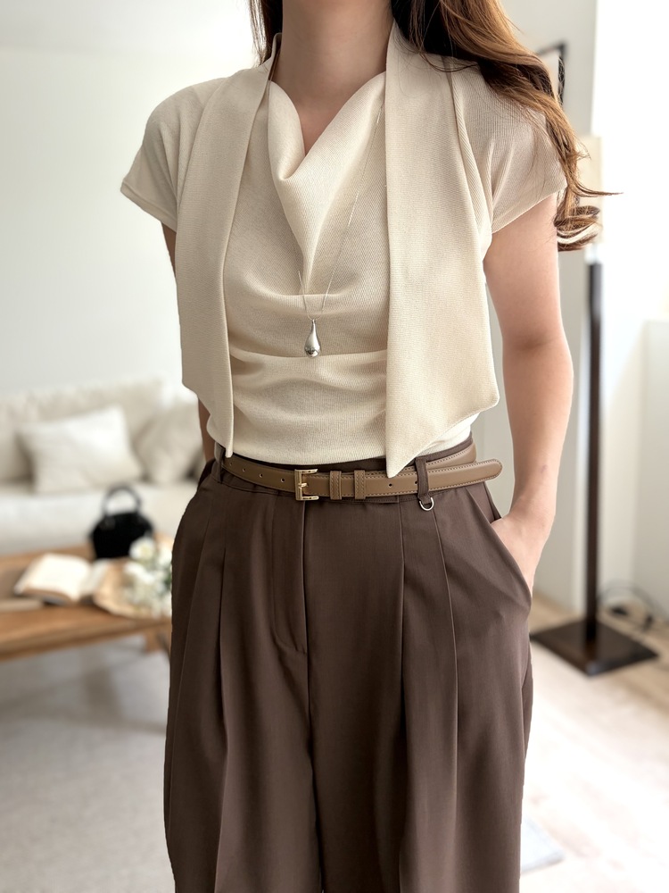 The Daily Tie Detail Top (Cream)