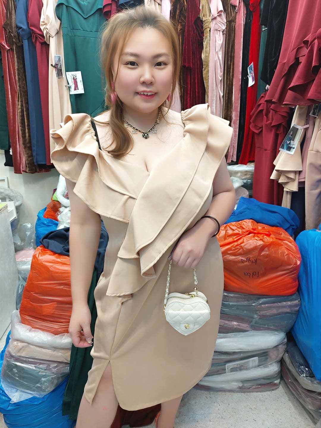 E08/EE0130 🔥特价🔥层次领Y设计款礼服