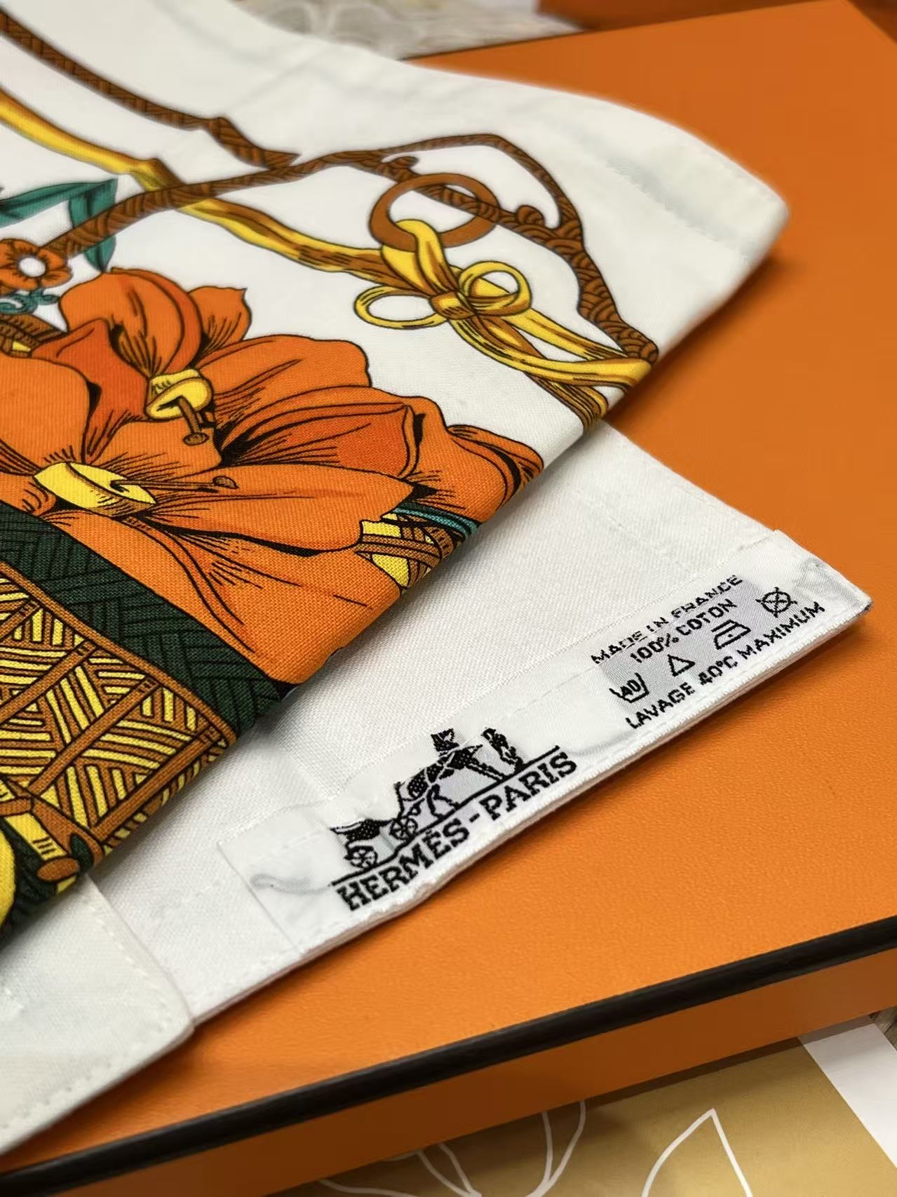 Hermès 儀式感餐桌巾