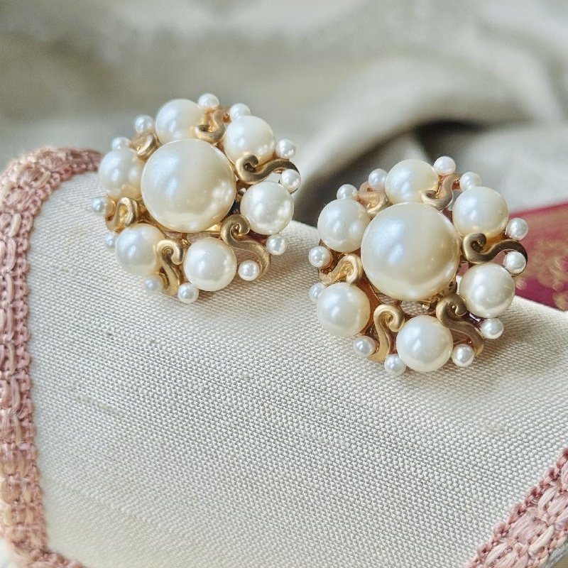Vintage 1980s from Germany - Classic Champagne Gold Faux Pearl Statement Clip Earrings (NZ088)