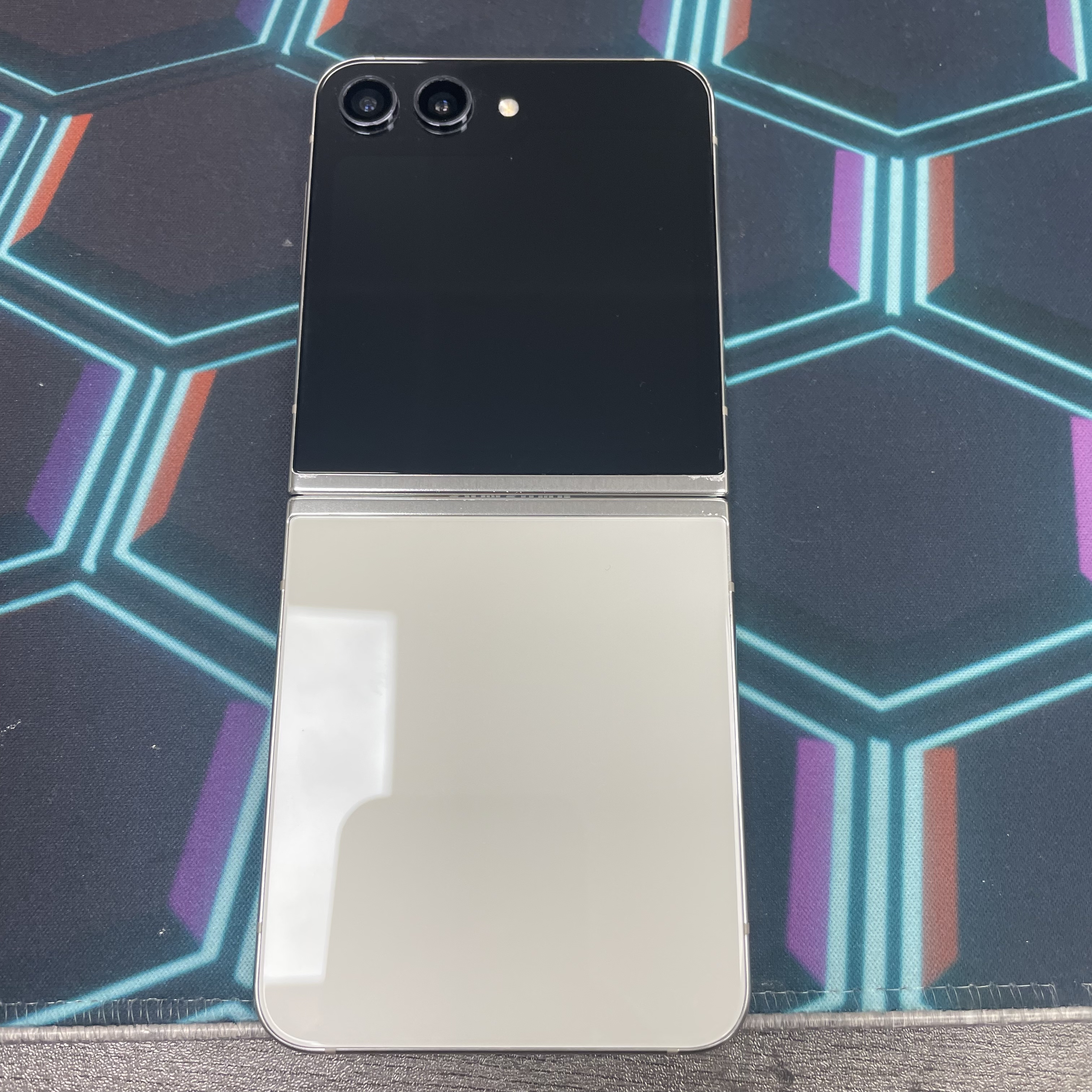 *6794B Galaxy Z Flip 5 完美場 8+256GB 白色 white 國際版