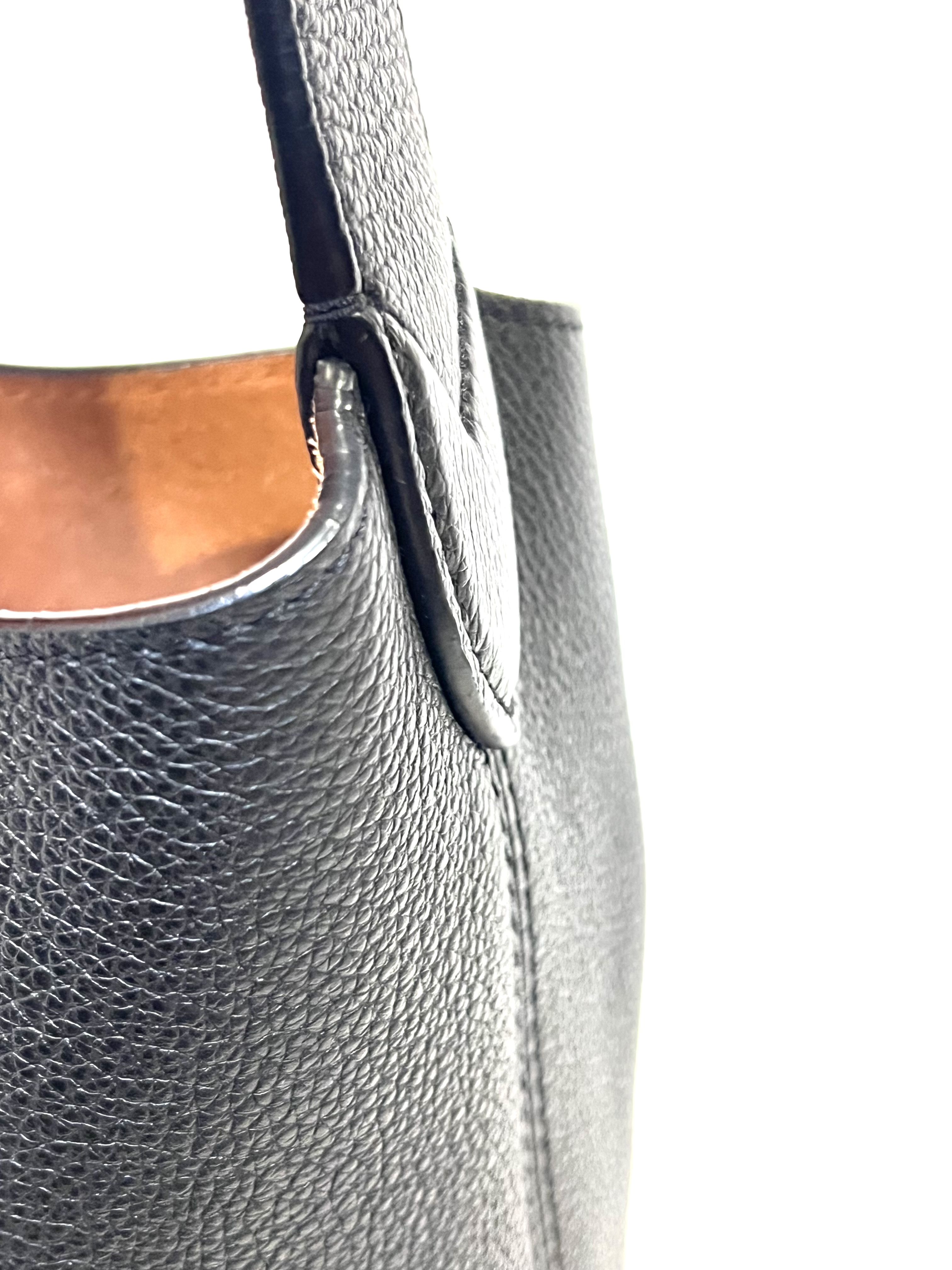 Pre-Owned Louis Vuitton Low Key Hobo MM / Product Code: 26041119