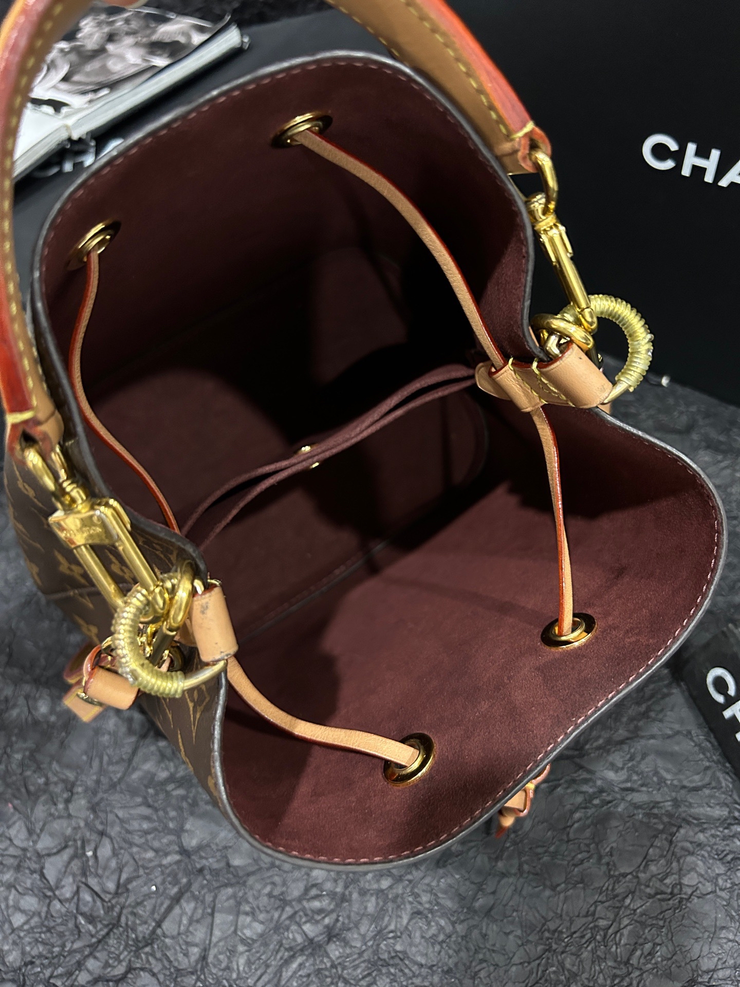 【預訂貨品】LV 老花neonoe bb金扣水桶包💳 芯片款