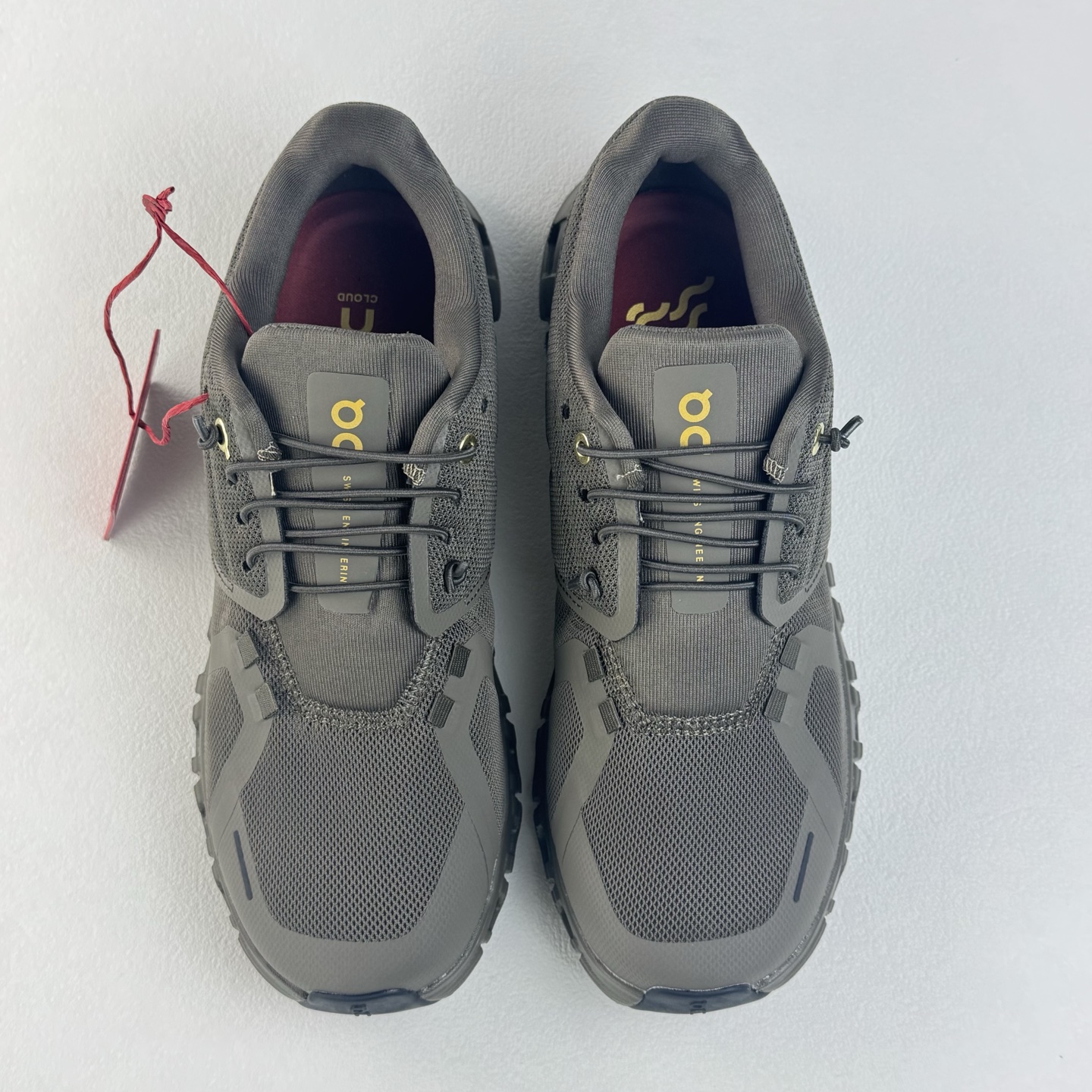 On Cloud 6 "Year of the Horse" 