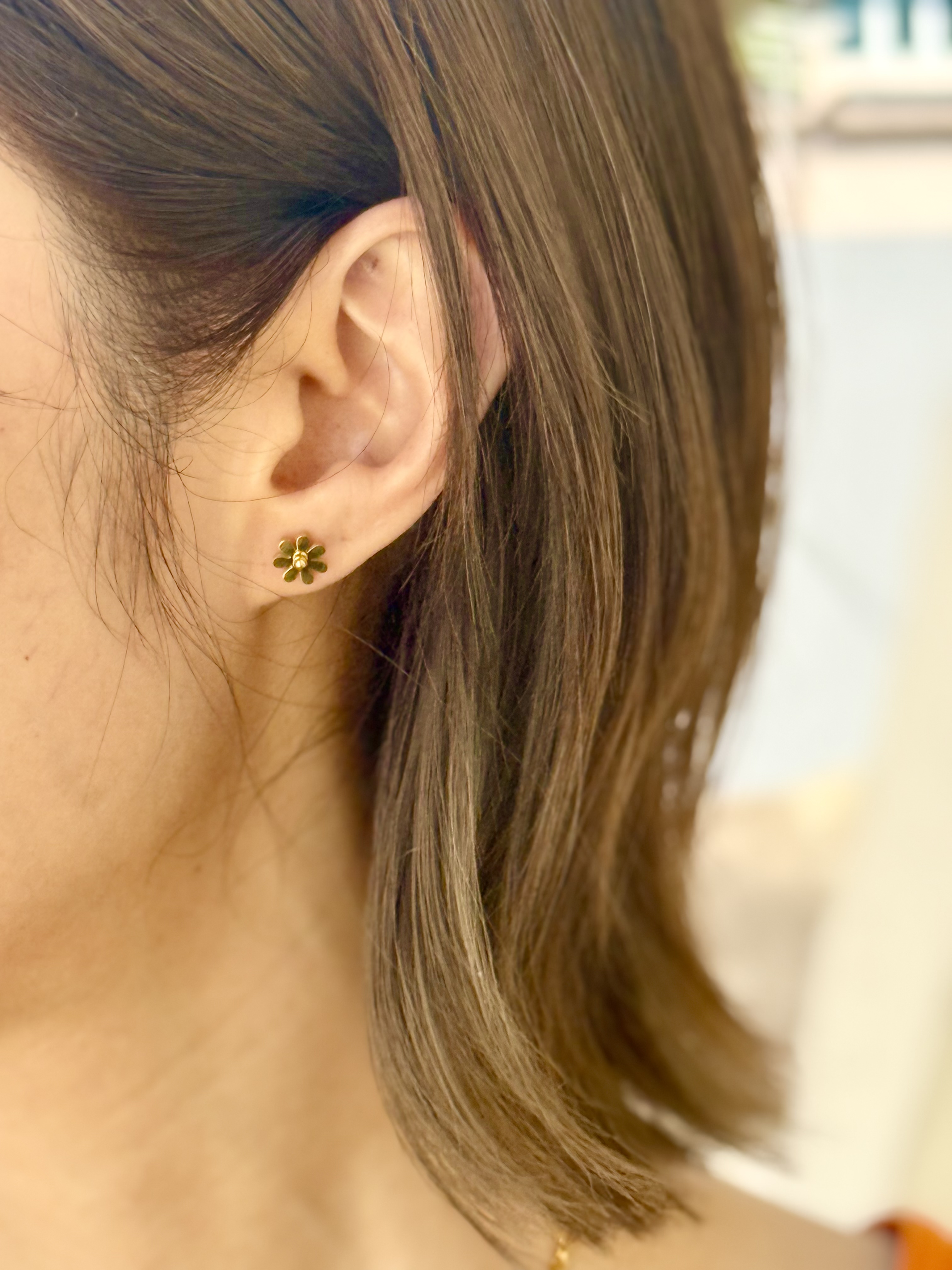 Gold flower stainless earring
