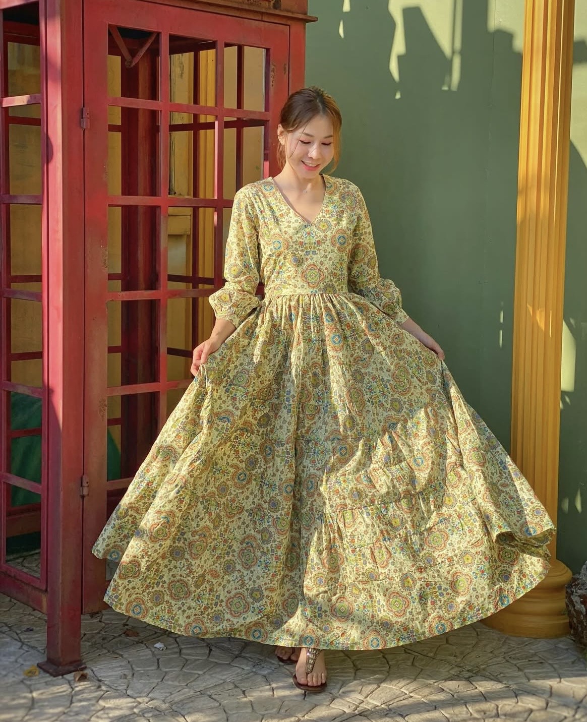 泰國名牌CHEVA - 粉黃色燙金印花連腰帶長版連身裙