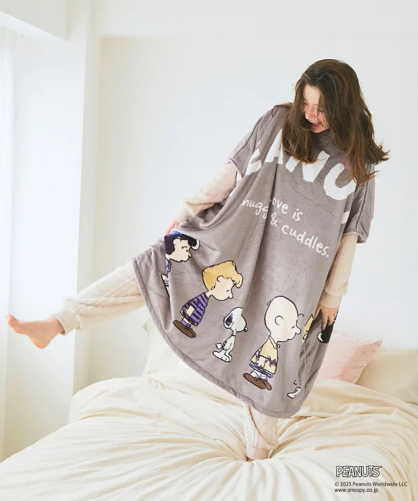 日本預訂📍日本Snoopy可愛圖案著用毛毯 不包郵