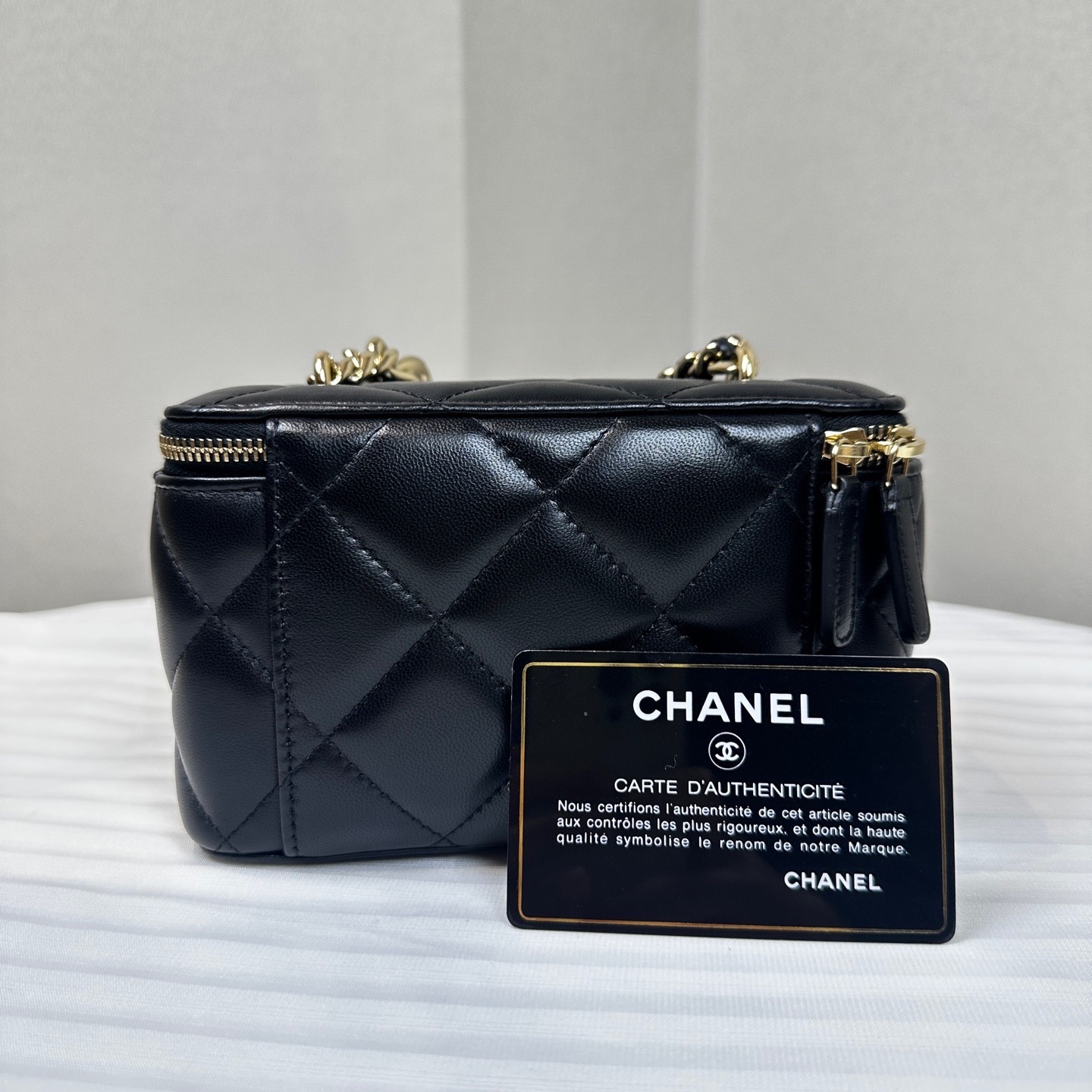 【預訂貨品】Chanel黑金羊皮化妝包