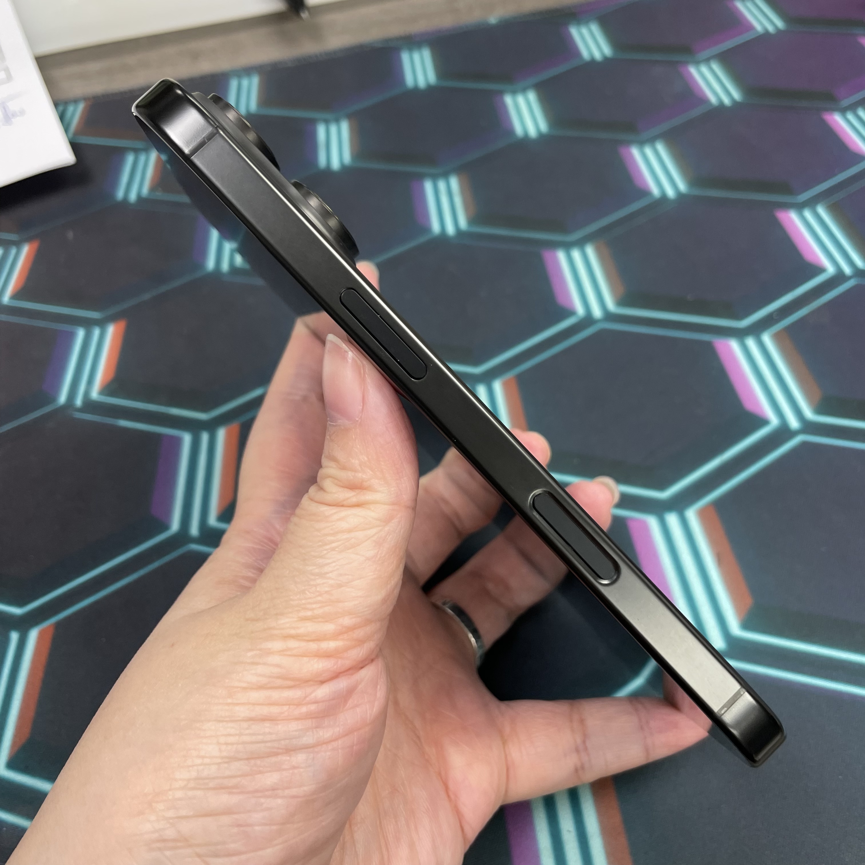 *8264 16 pro 完美機 1TB 電88 黑色 black