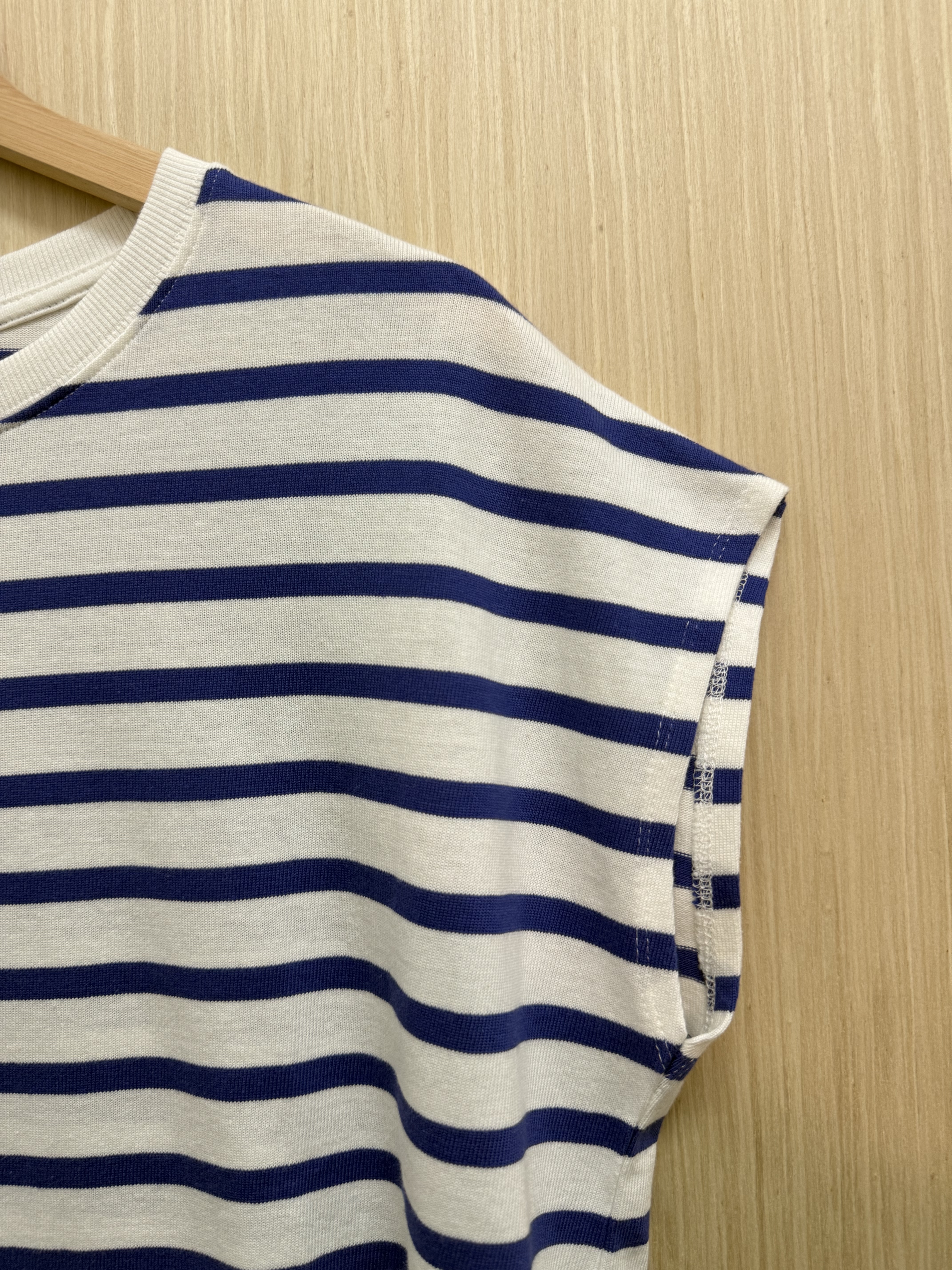 斜袖橫間𝐭𝐞𝐞（白𝐱藍）