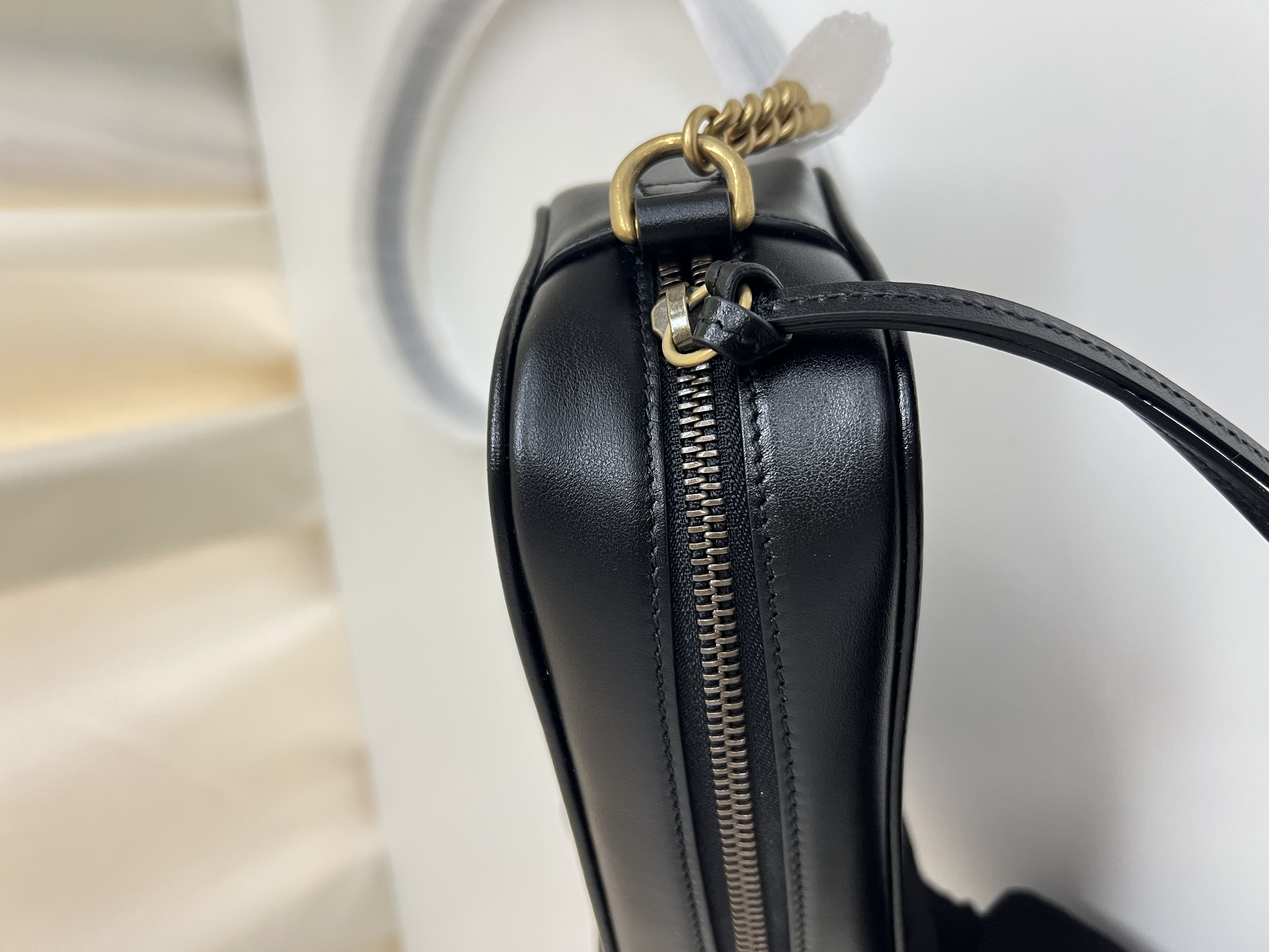 Unused-Item GUCCI GG Marmont Camera Bag / Product Code: 26012807