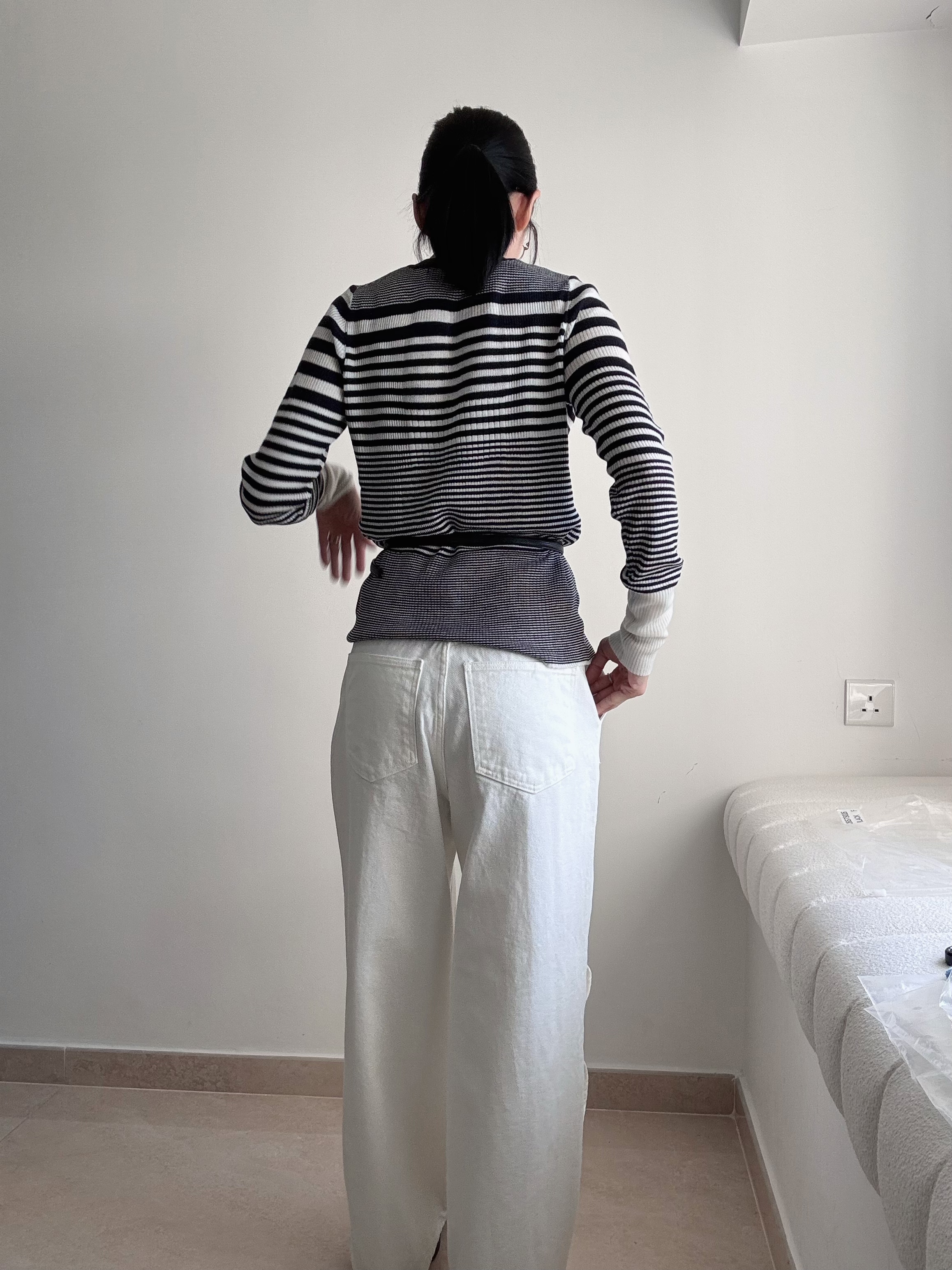 Elegant stripes ultra-light cardi