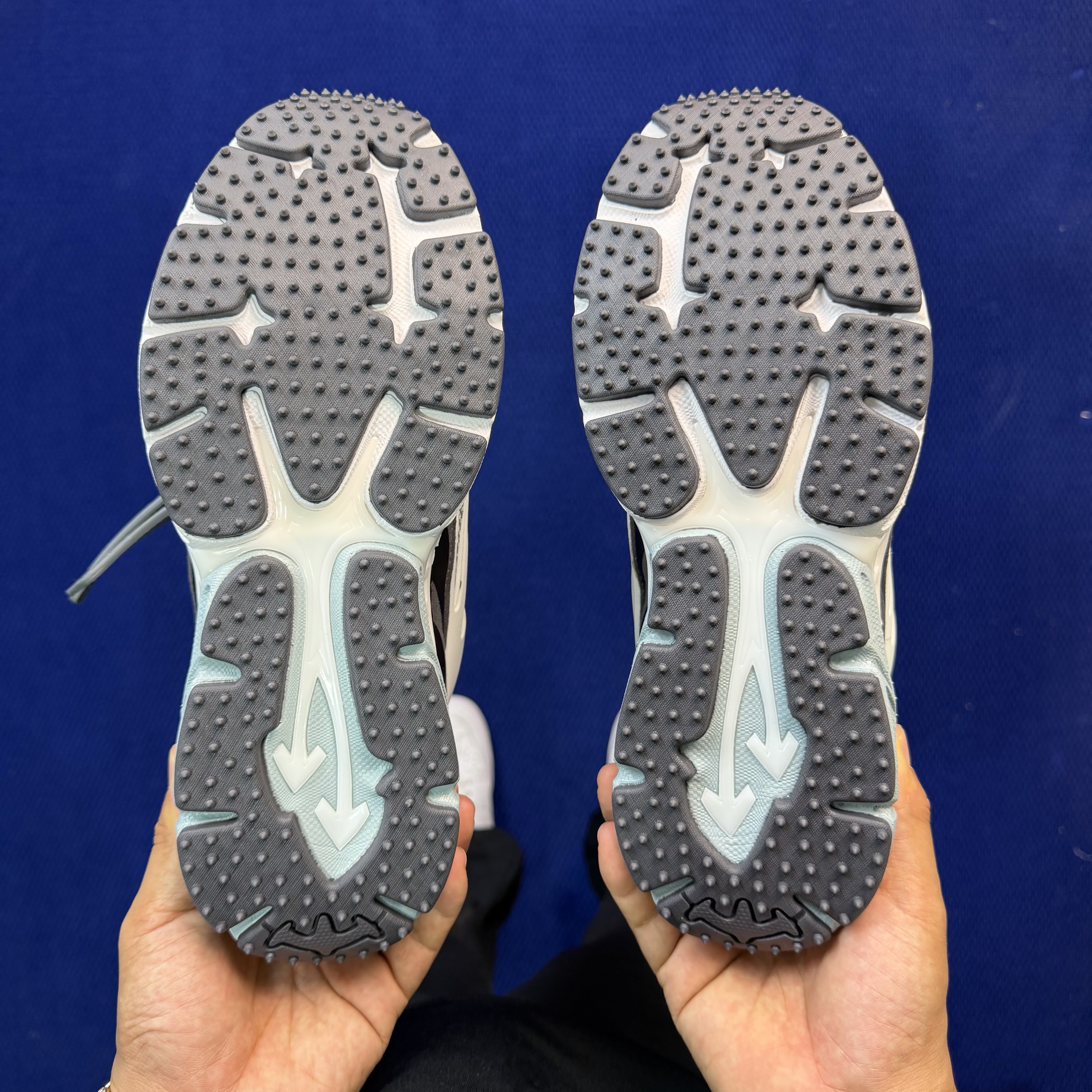 Off-White Be Right Back