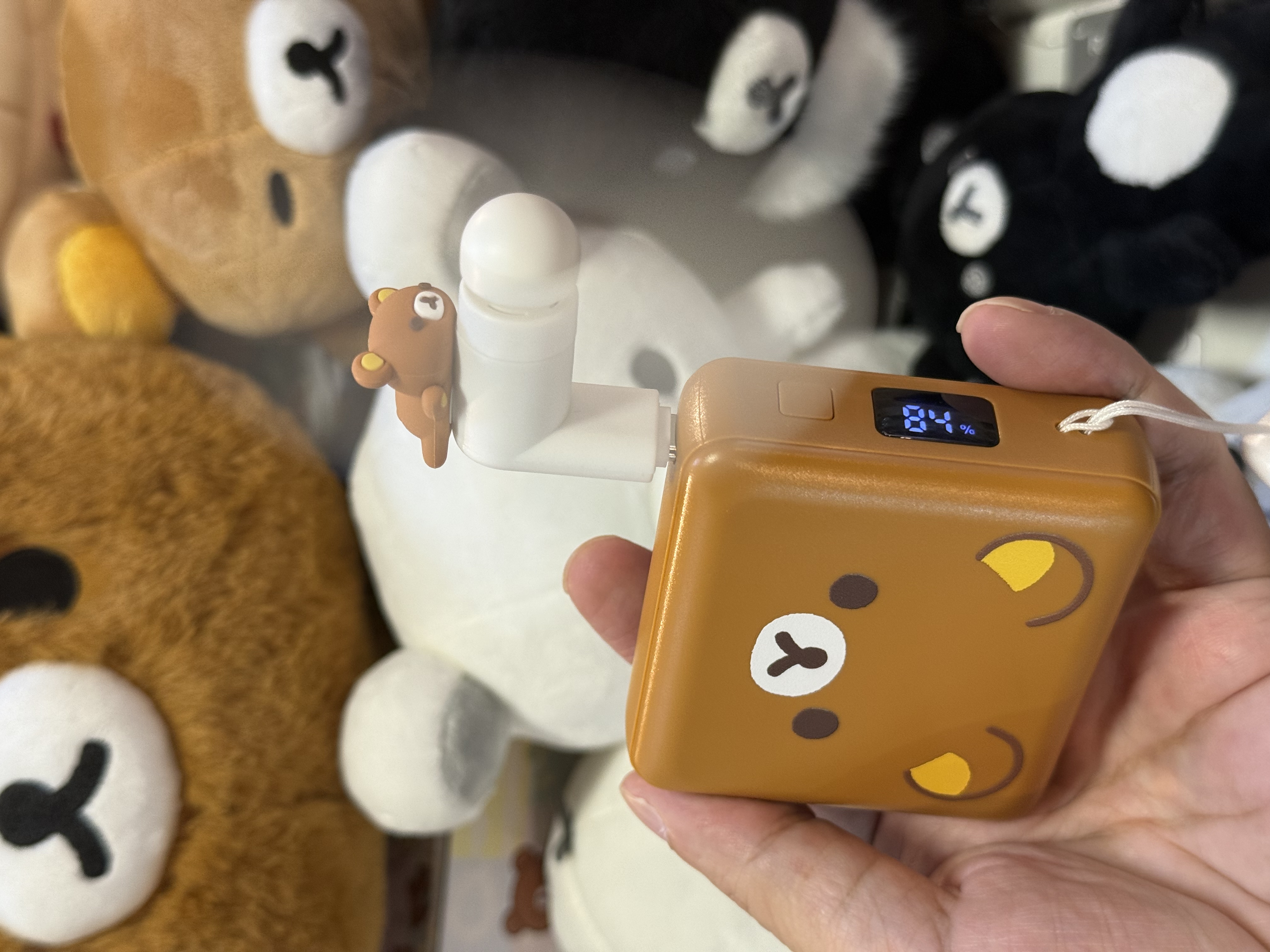 ⭕️留意此商品只能寄香港及澳門地區！《現貨》全新Rilakkuma 智能風扇 全2款。Type-C 插頭。即插即用 手機/外置充電器均可用（需 Type-C 插頭）