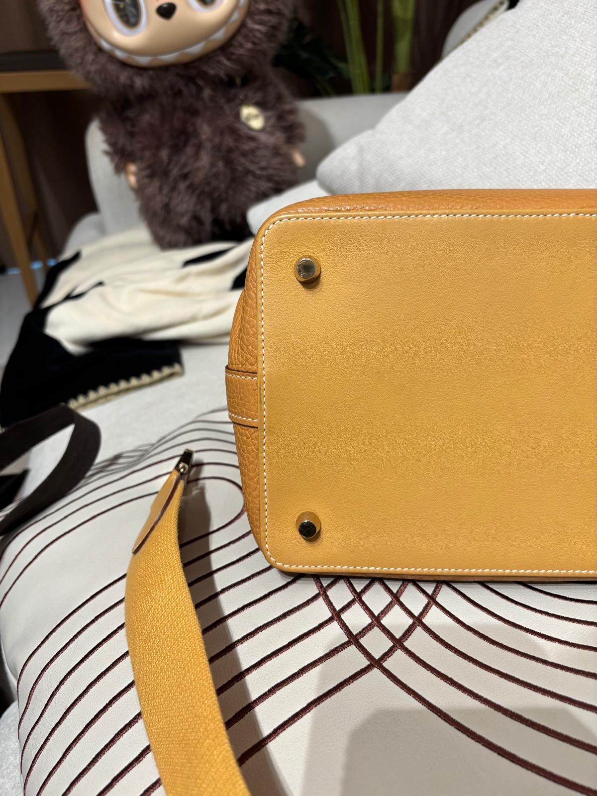 Hermes Toolbox 20 Stamp Y 芝麻色金扣 100%Authentic, 95%New ✅Dust bag ✅Box