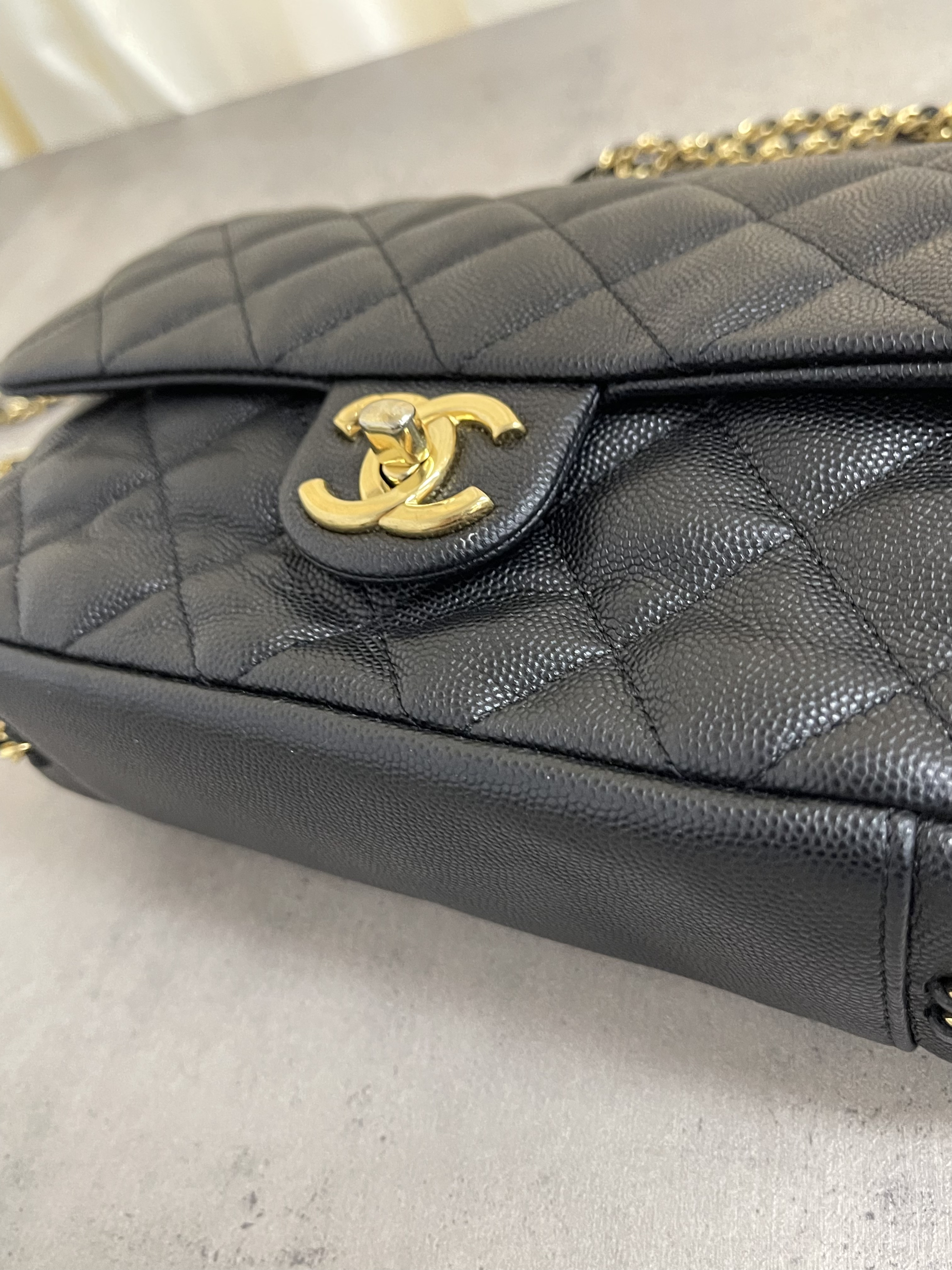 Pre-owned Chanel flap bag AS3757/ Product Code: 26012202