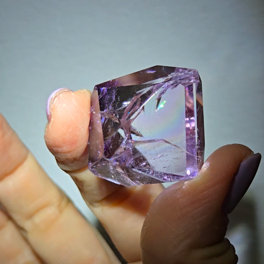 Amethyst pocket stone with rainbows and phantoms - AM82