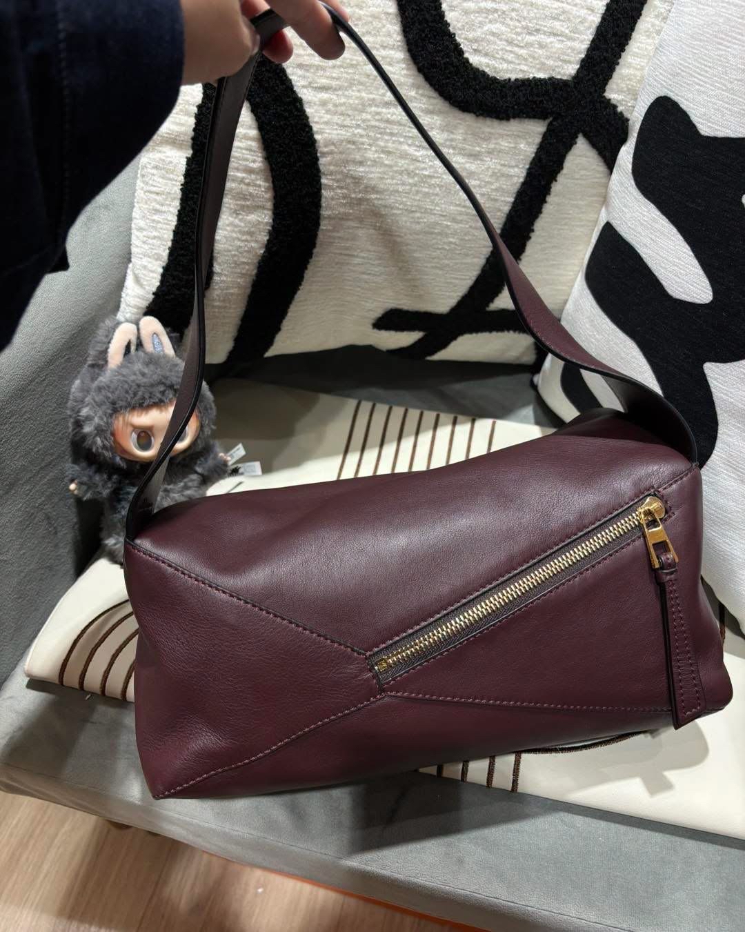 Loewe puzzle hobo calfskin  100%Authentic,95%new ✅dust bag 