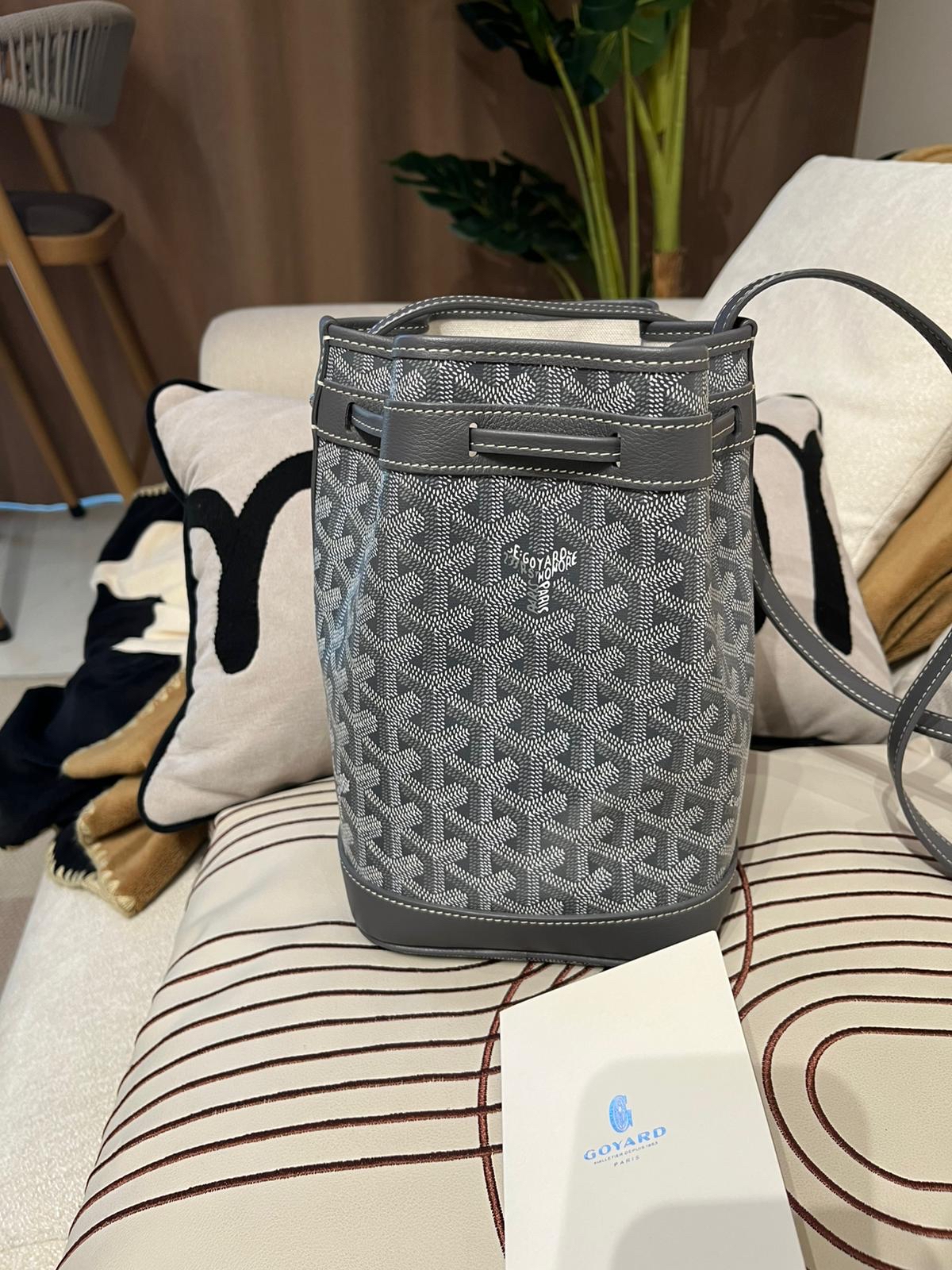 Goyard petit flot bucket bag Grey 100%Authentic,99%new unused ✅25年專門店收據✅dust bag