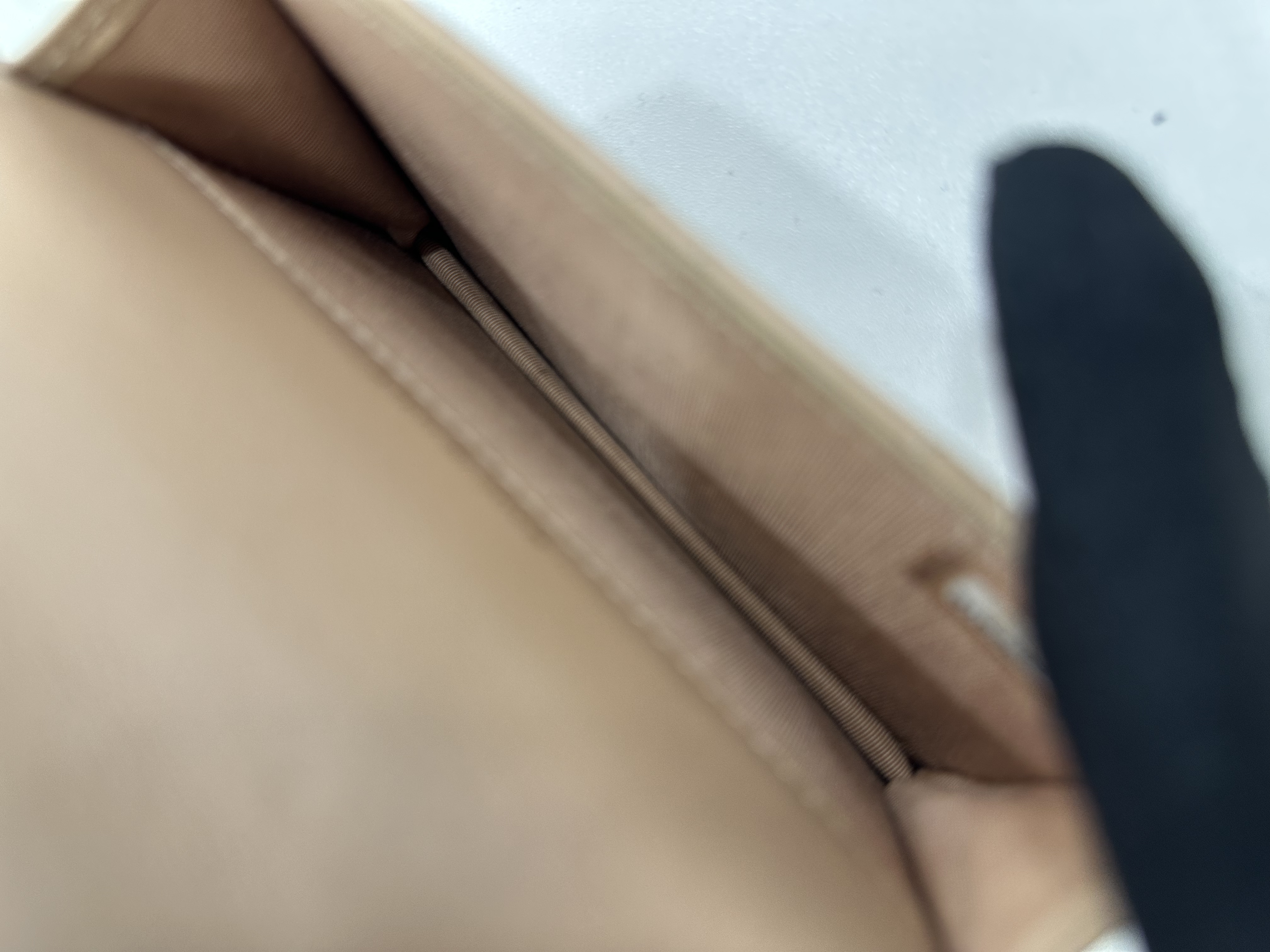 直播貨品 |  [1個-$100 2個-$300］GG77