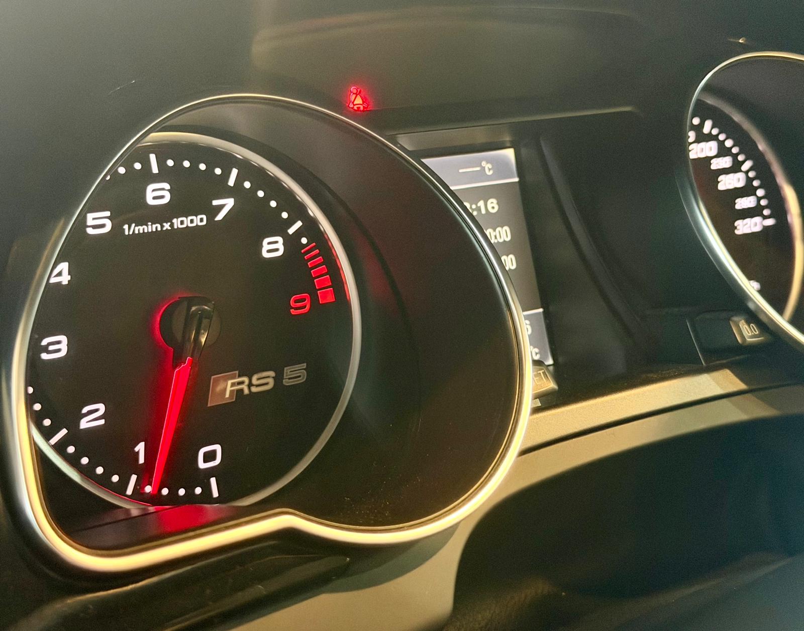 Audi RS5 Coupe 4.2 Quattro 2011