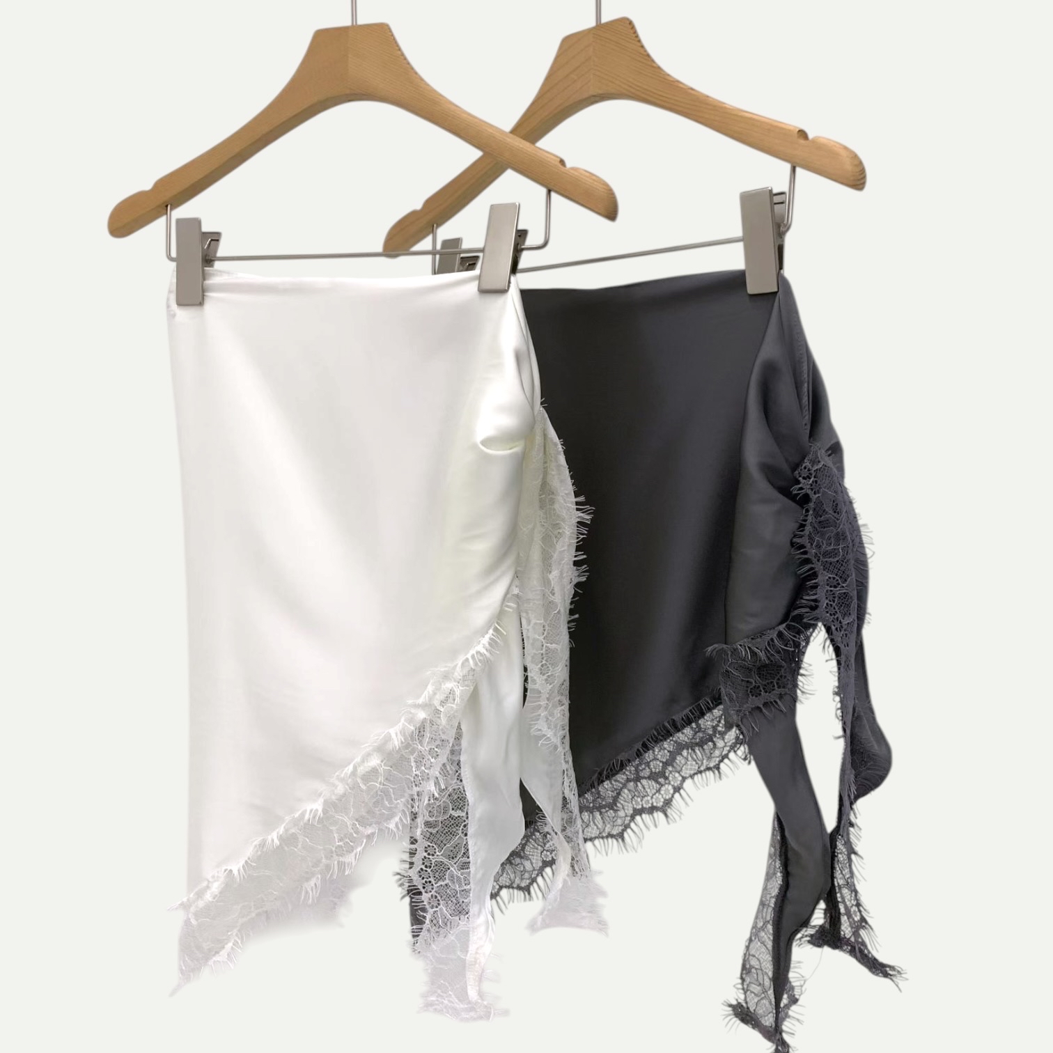 221045 Lace邊三角絲巾