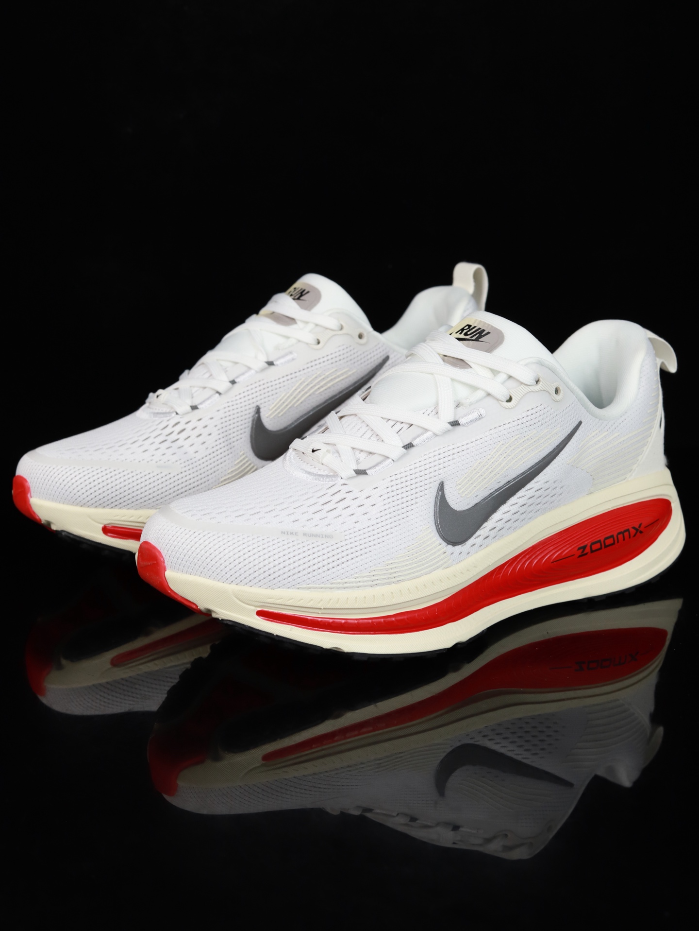 Nike Vomero 18 HM6803-001