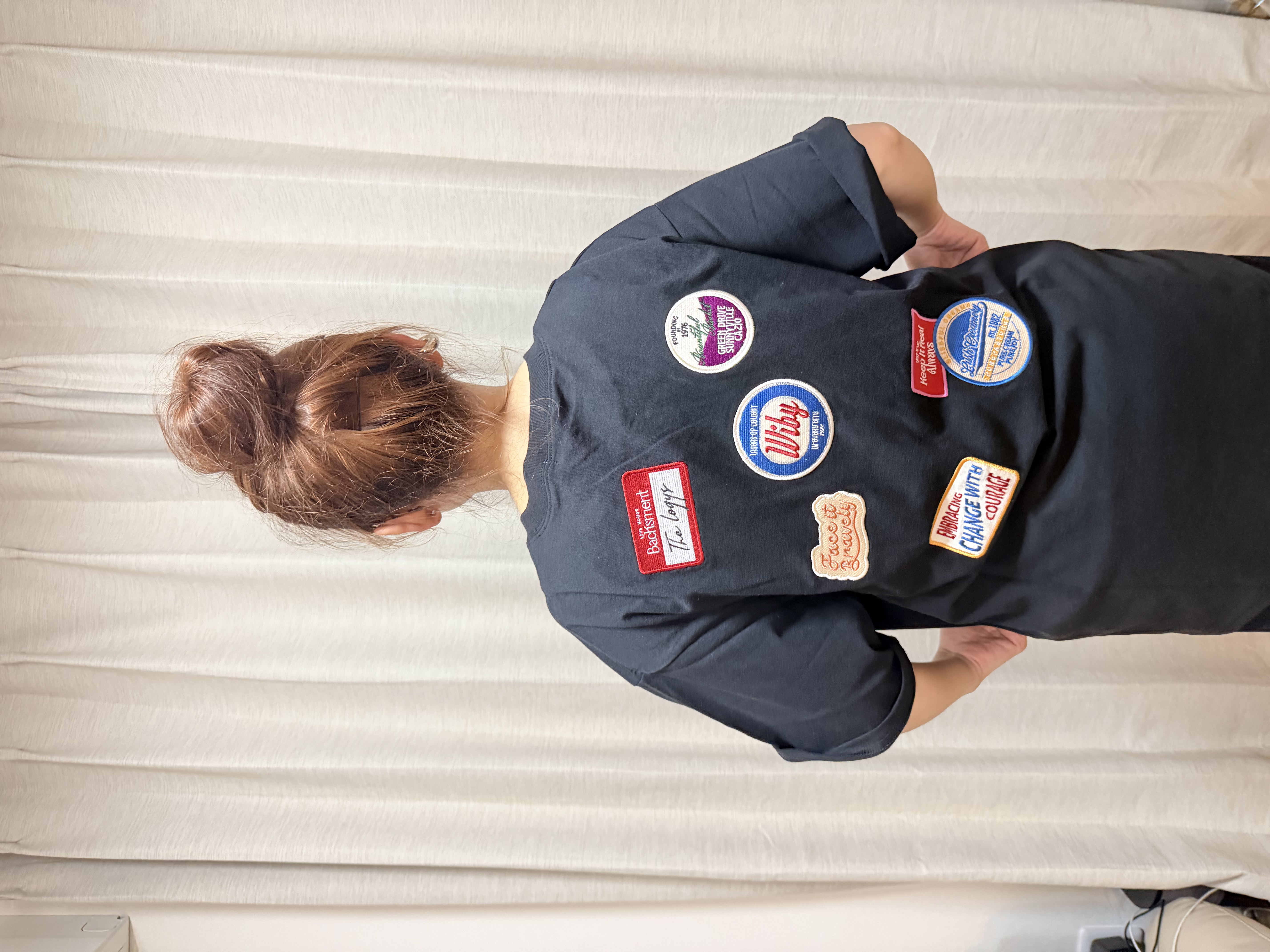 日本襟章衫