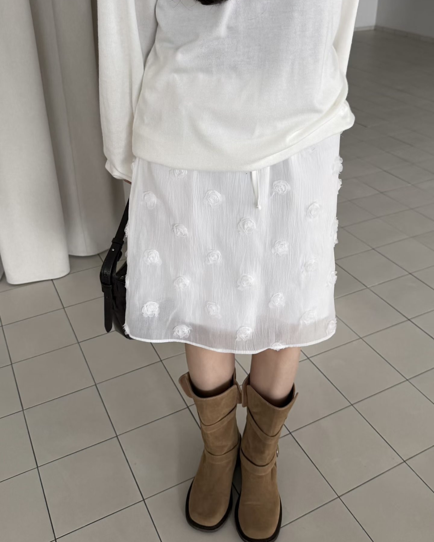 annie flora mid-skirt