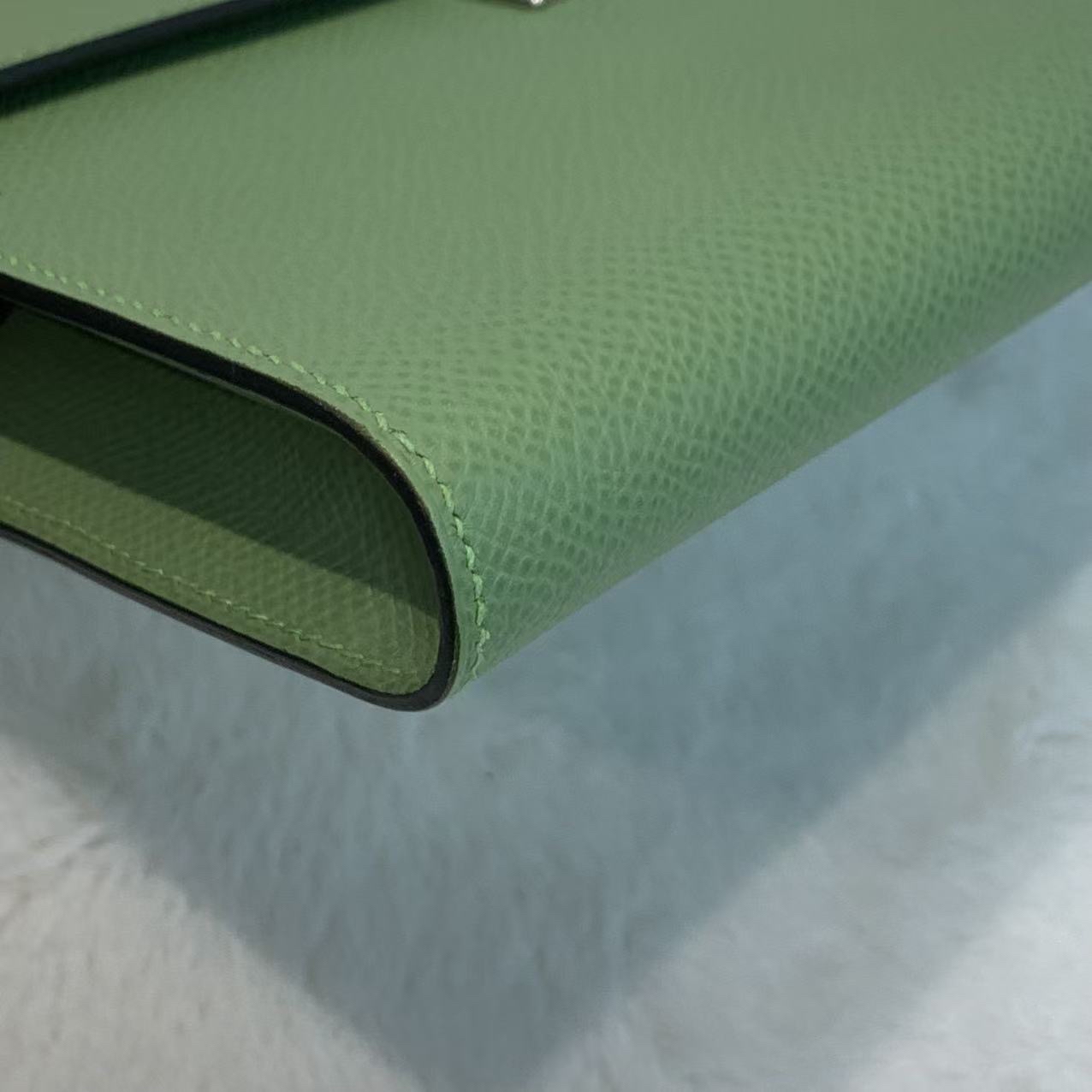 HERMES愛馬仕 Clic16  勁靚温柔牛油果綠🥑銀扣 Ep皮 經典款斜孭袋 現貨